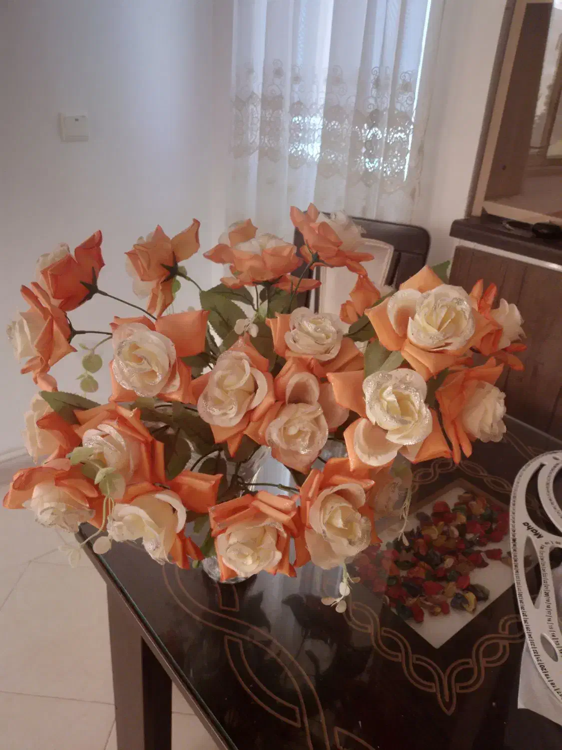 دسته گل زیبا قیمت ۳۰۰ هزار|گل مصنوعی|هشتگرد, فاز ۲ مهستان|دیوار