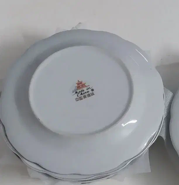 بشقاب گل سرخی|ظروف سرو و پذیرایی|ری, دولتآباد|دیوار