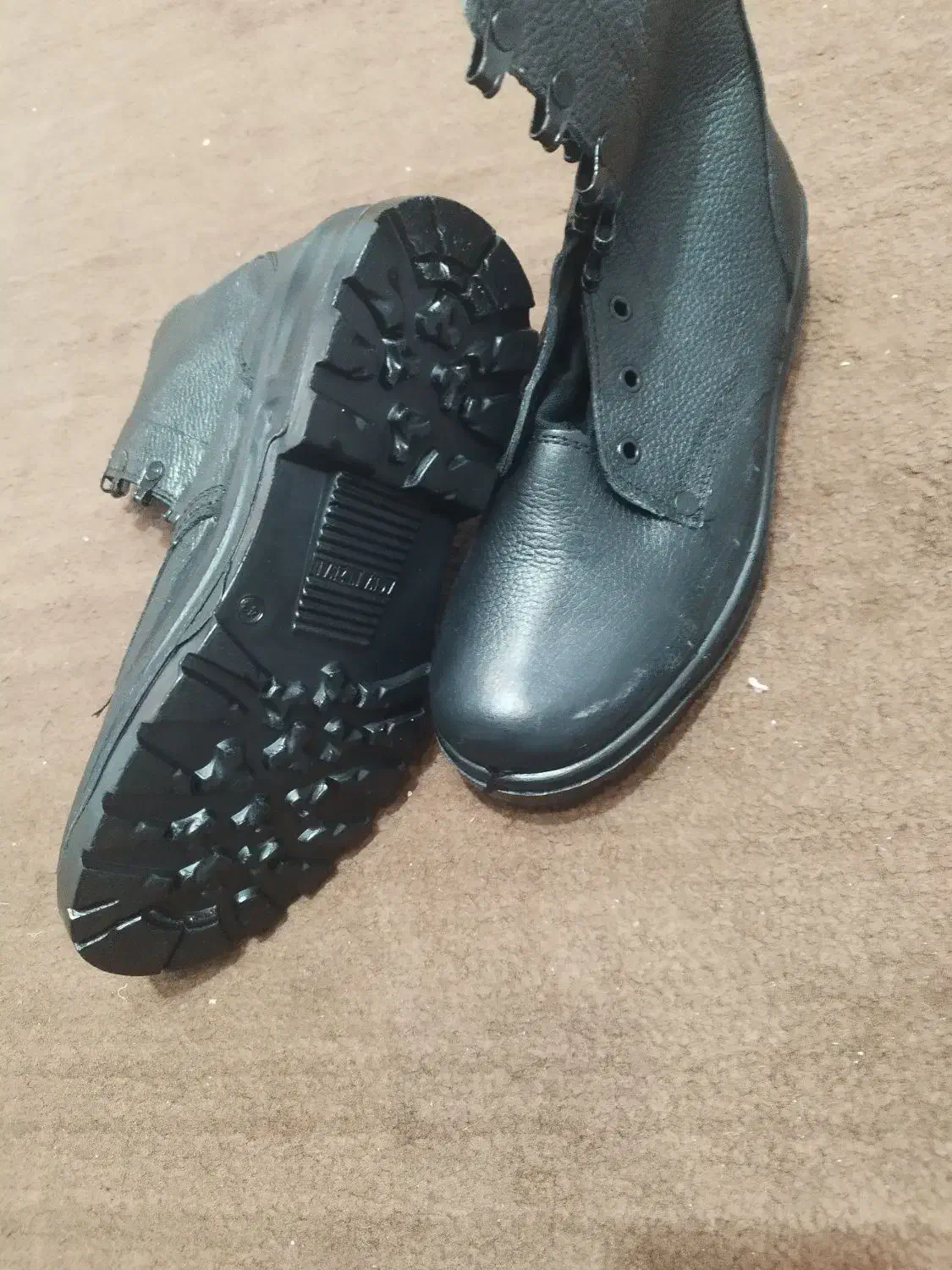 پوتین ولباس سربازی|لباس|میاندوآب, |دیوار