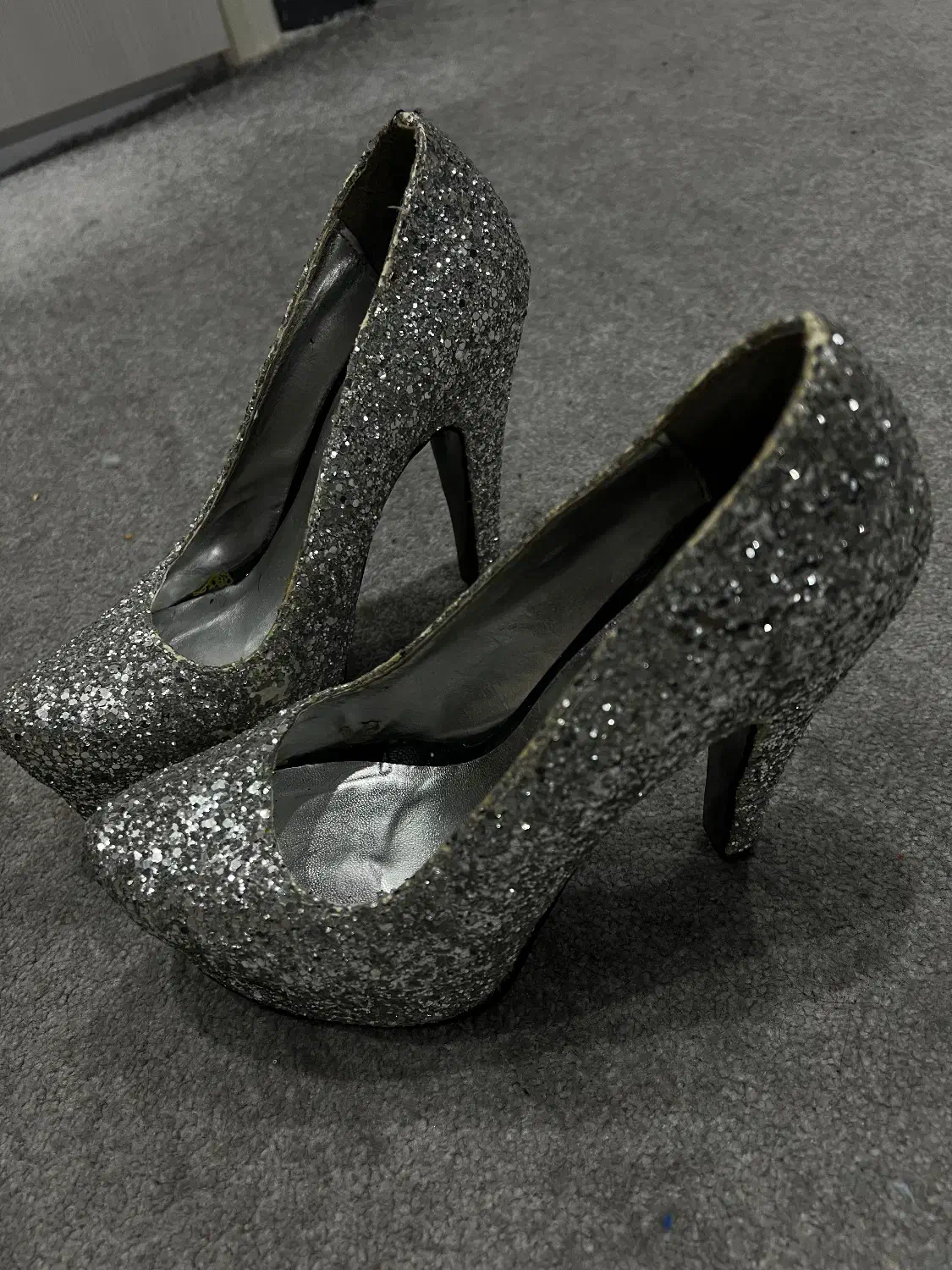 کفش مجلسی|کیف، کفش، کمربند|اهواز, کوی باهنر|دیوار