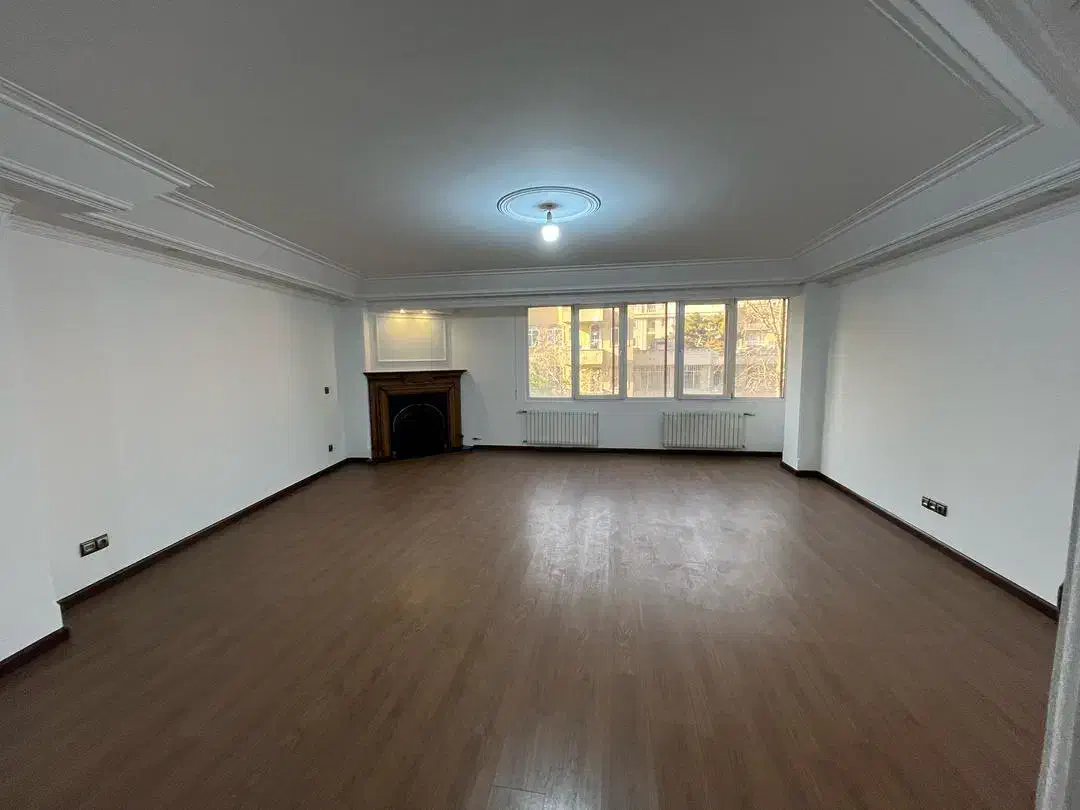 اپارتمان / ۱۶۰ متری / ۳ خواب