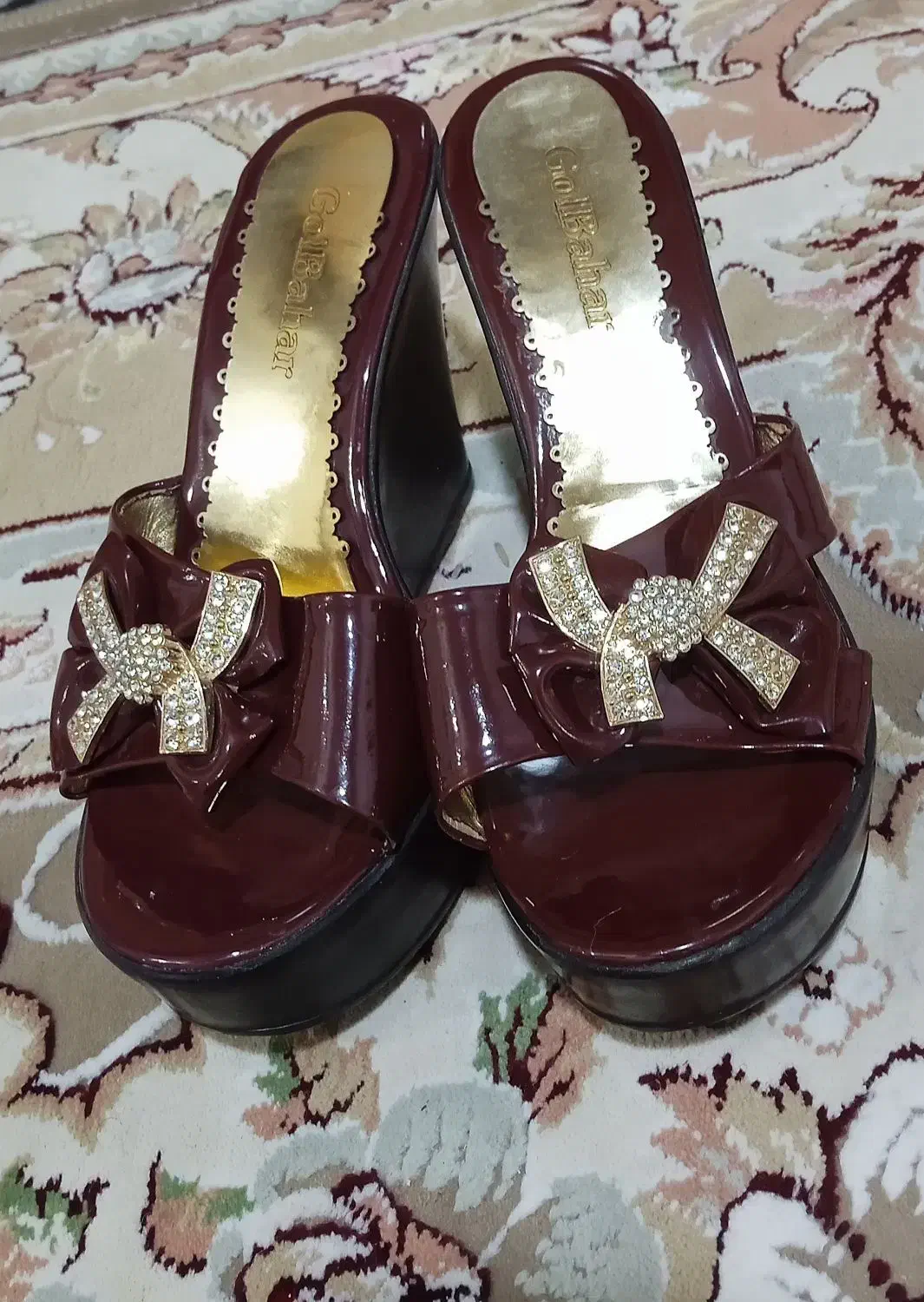 کفش مجلسی|کیف، کفش، کمربند|مسجد سلیمان, |دیوار