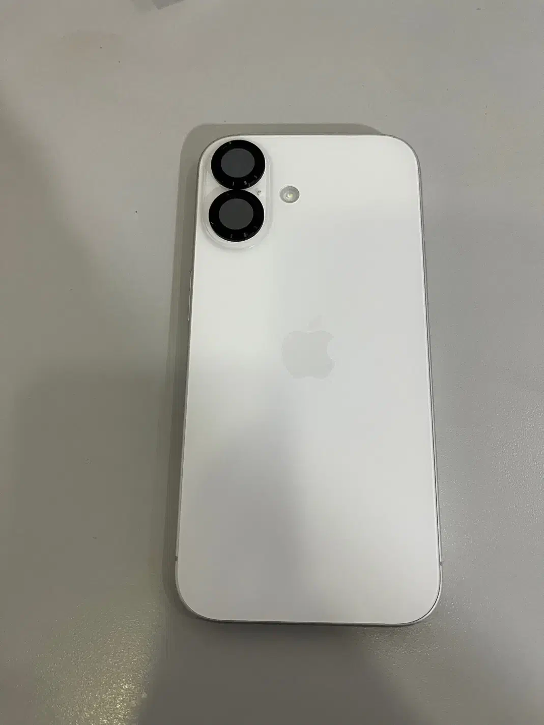 آیفون ۱۶ نرمال سفید ۱۲۸ ch/a رجیستر شده|موبایل|لواسان, |دیوار