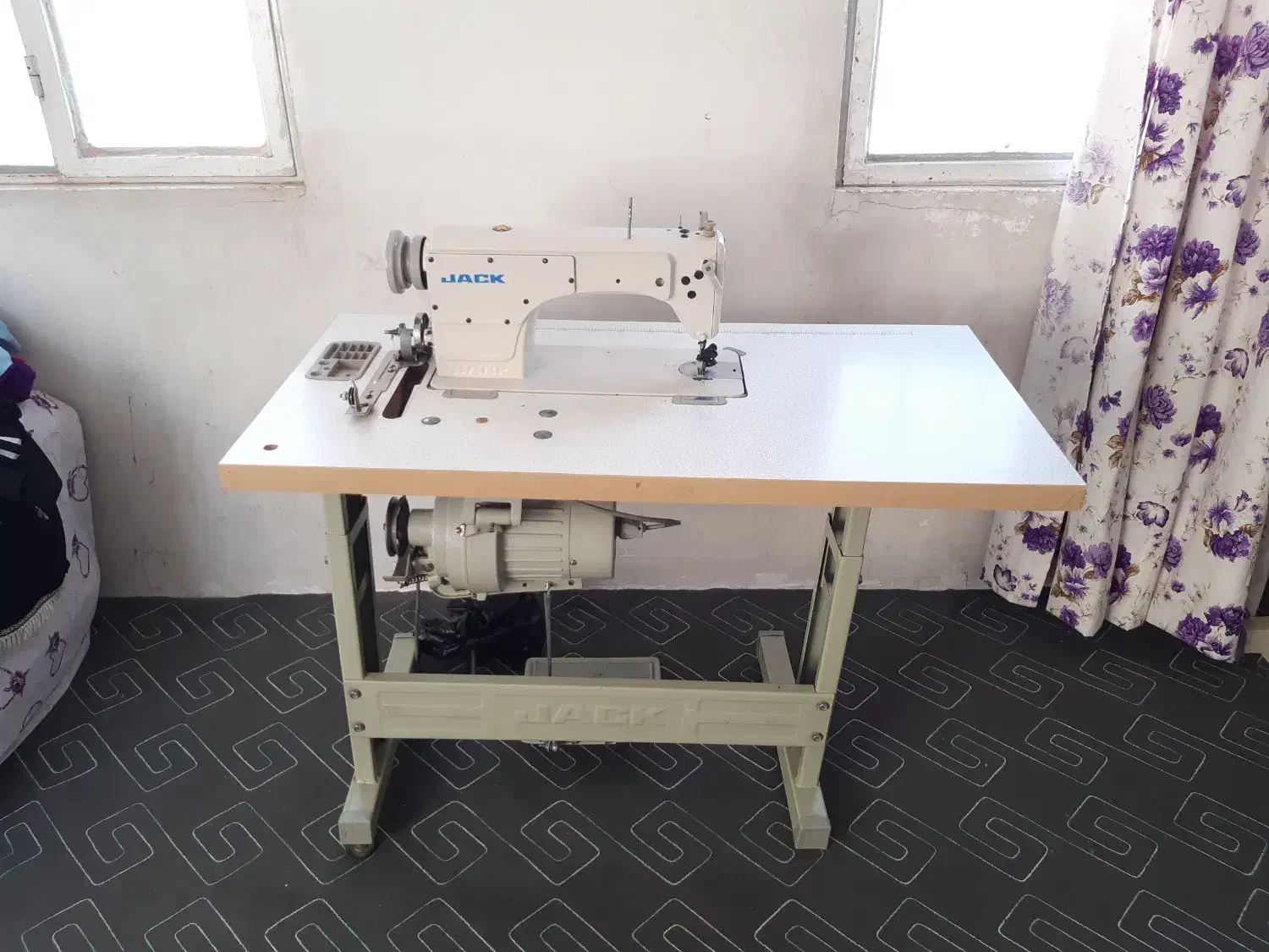 چرخ راسته جک|چرخ خیاطی و ریسندگی|قم, شهر قائم|دیوار