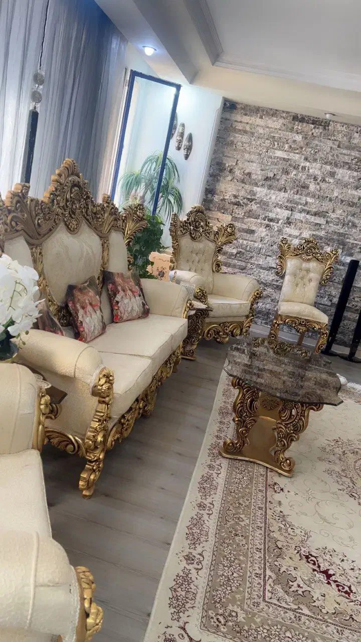 فروش مبل نه نفره‌ همراه با میز ناهارخوری|مبلمان خانگی و میز عسلی|شیراز, معالی‌آباد|دیوار