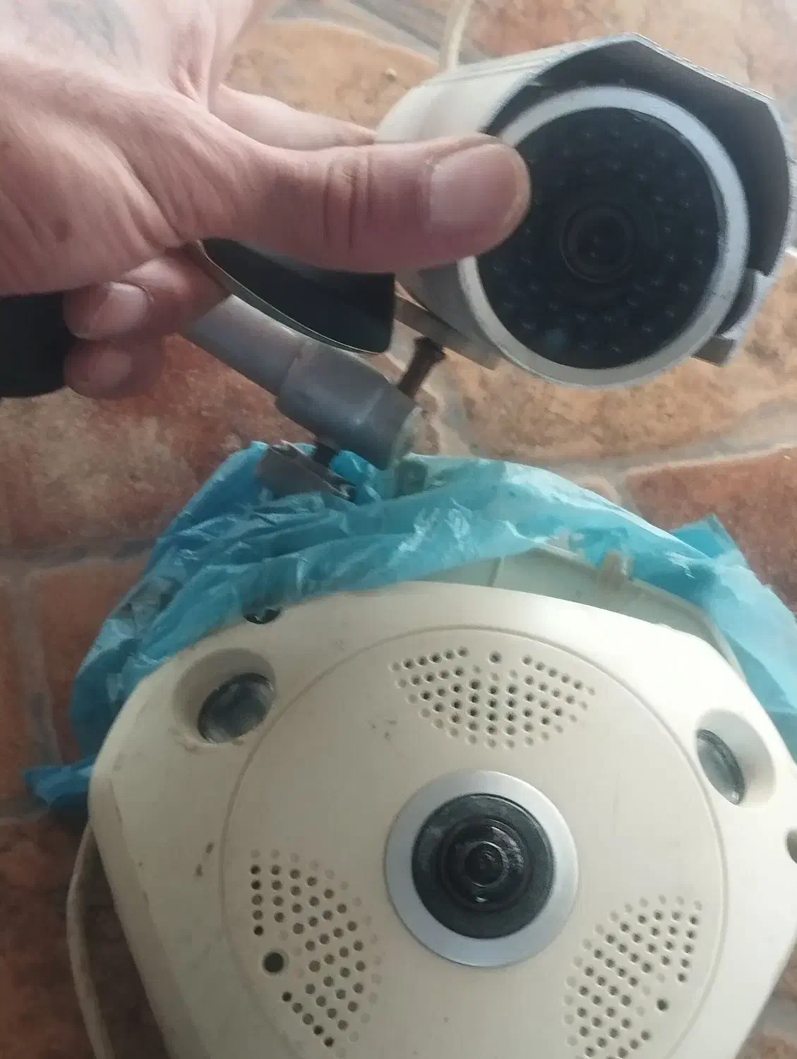 2عدد دوربین|دوربین مداربسته|اراک, |دیوار