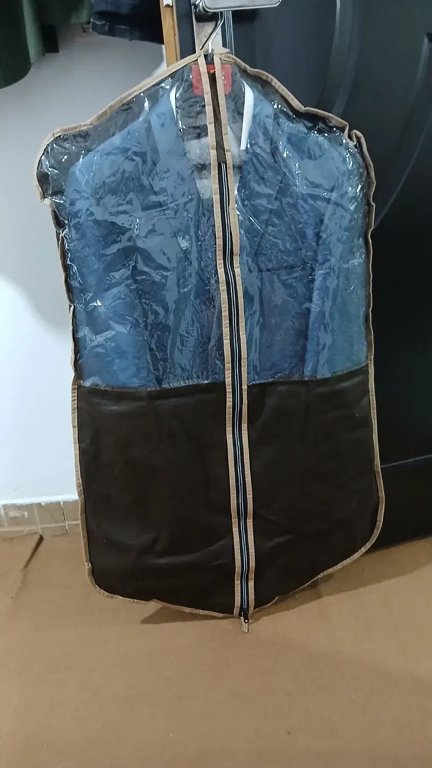 کت وشلوار|لباس|دورود, |دیوار