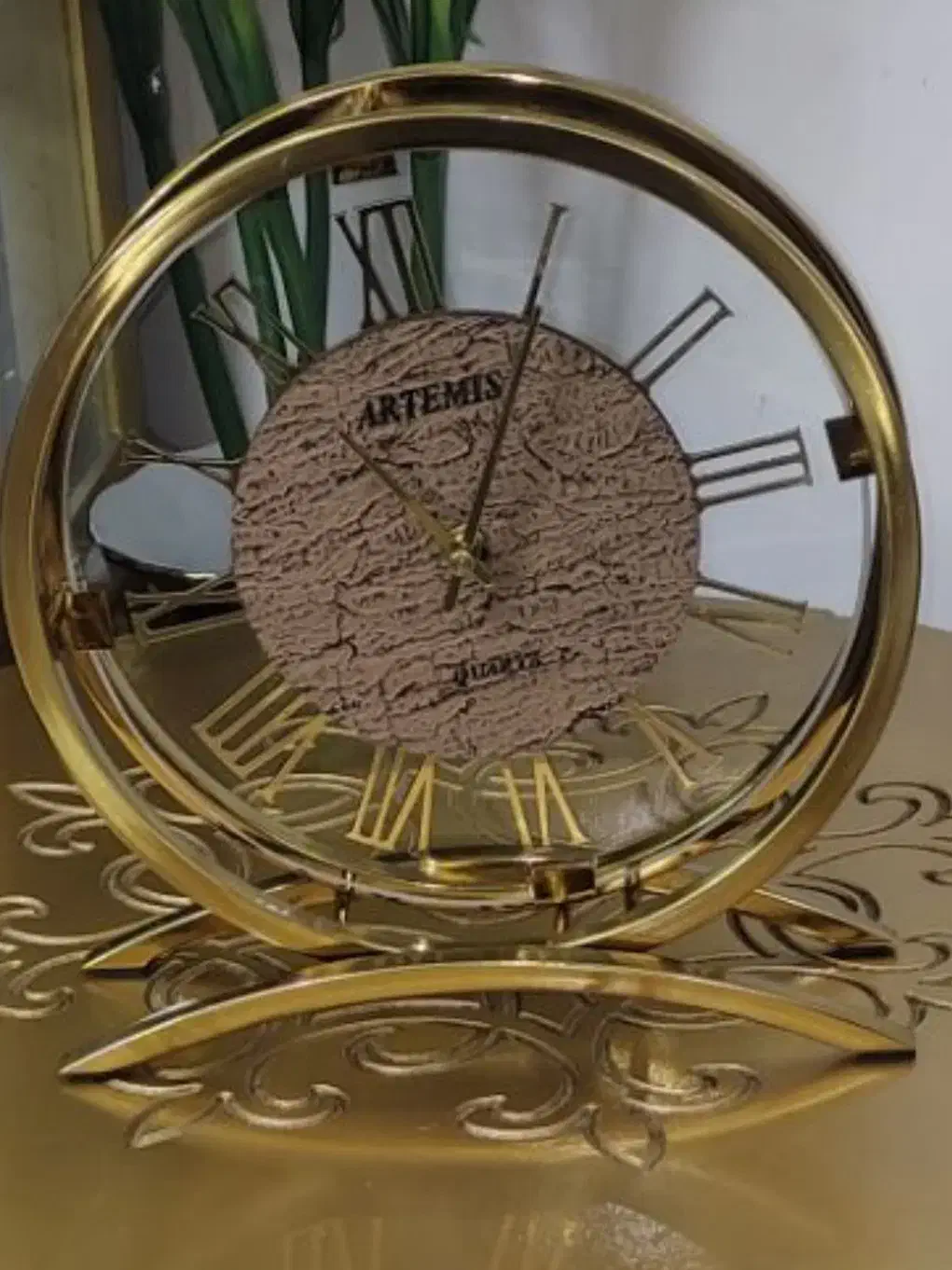 با سلام یک عدد ساعت رومیزی  آرتمیس فروشی|ساعت دیواری و تزئینی|ری, فیروزآبادی|دیوار