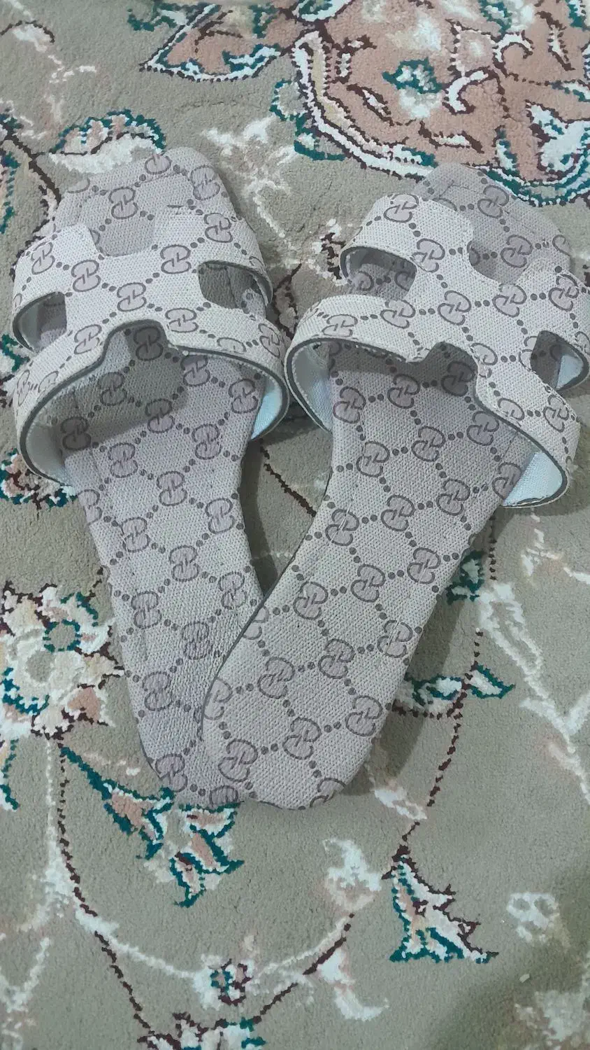 صندل رو فرشی و بیرونی فقط و فقط ۱۱۰ هزارتومان|کیف، کفش، کمربند|بروجرد, |دیوار