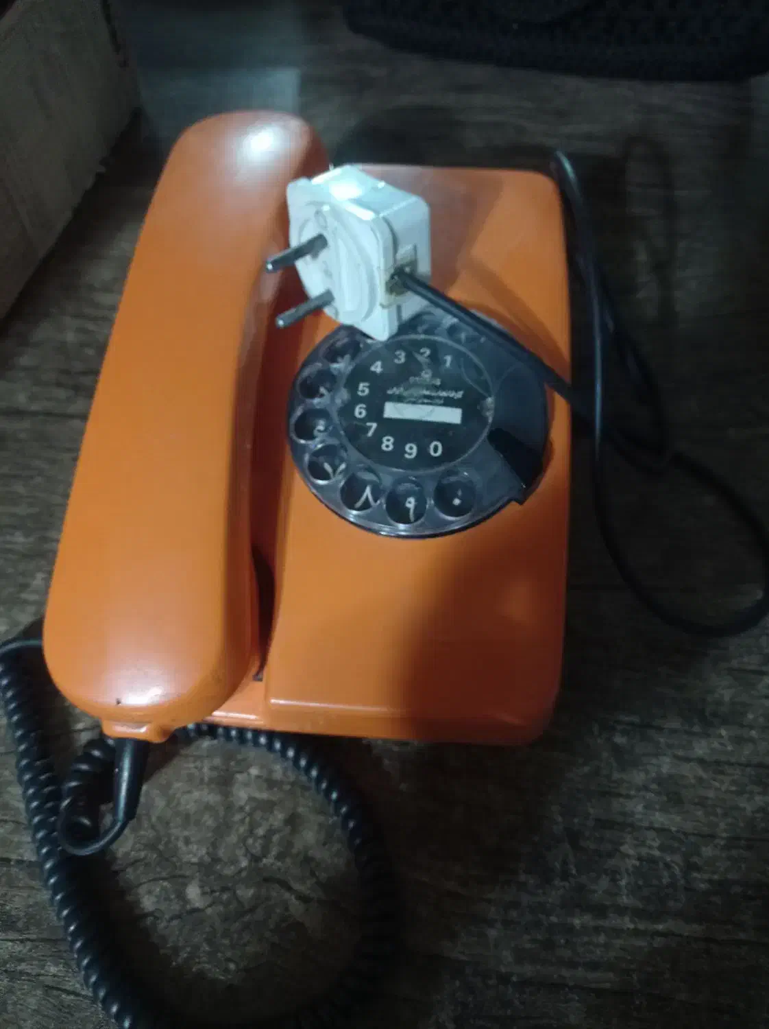 تلفن|تلفن رومیزی|اندیشه, اندیشه فاز ۱|دیوار