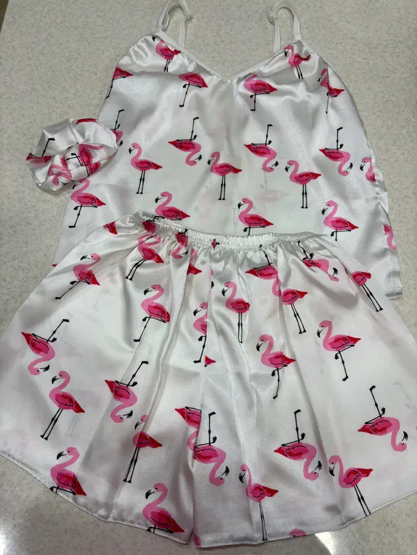 ست سه تیکه|لباس|گرگان, |دیوار