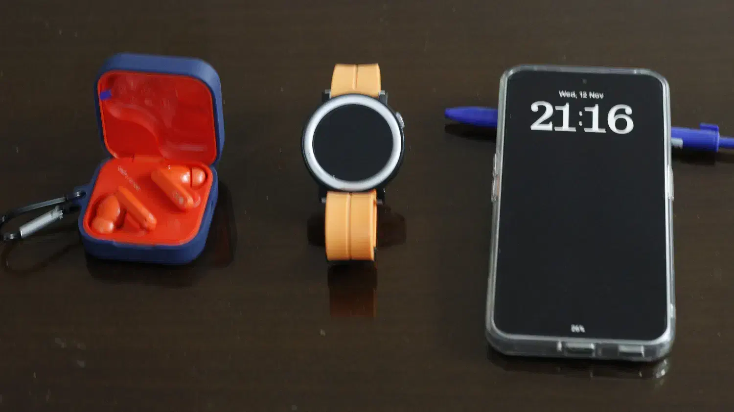 Nothing Phone 2 + CMF Watch 2 Pro + CMF Buds 2 Pro|موبایل|میانه, |دیوار