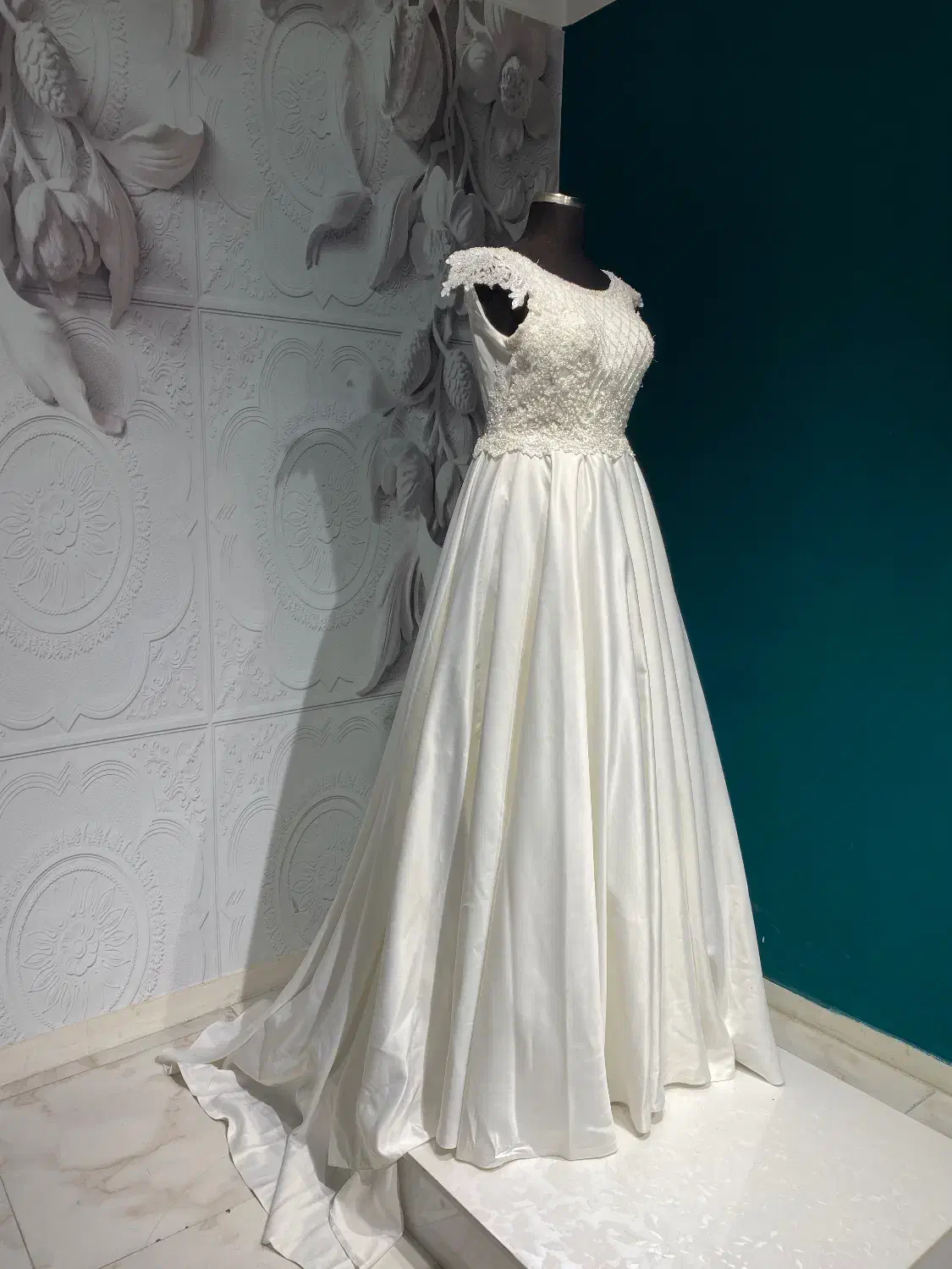 لباس عروس|لباس|تبریز, |دیوار