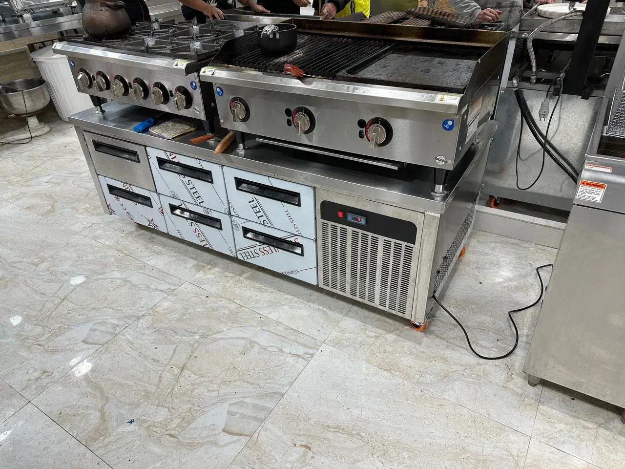 گرمخانه دیسپلی۱۵۰ فرپیتزا سرخ کن گریل صنعتی.ریلی|کافی‌شاپ و رستوران|کرمان, |دیوار