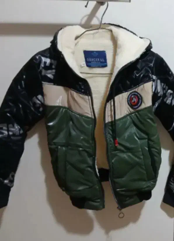 کافشن بچگانه نو|کفش و لباس بچه|الیگودرز, |دیوار