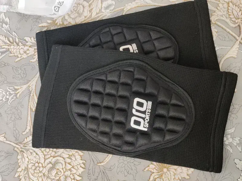 زانو بند ورزشی کاملا نو|تجهیزات ورزشی|شاندیز, |دیوار