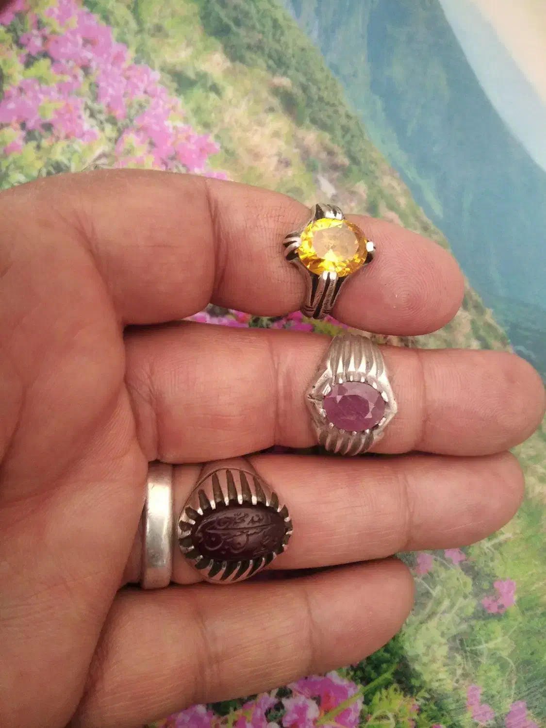 نگین یاقوت کبود و نگین زمرده ویاقوت برمه انگشتر|جواهرات|اصفهان, عسگریه|دیوار