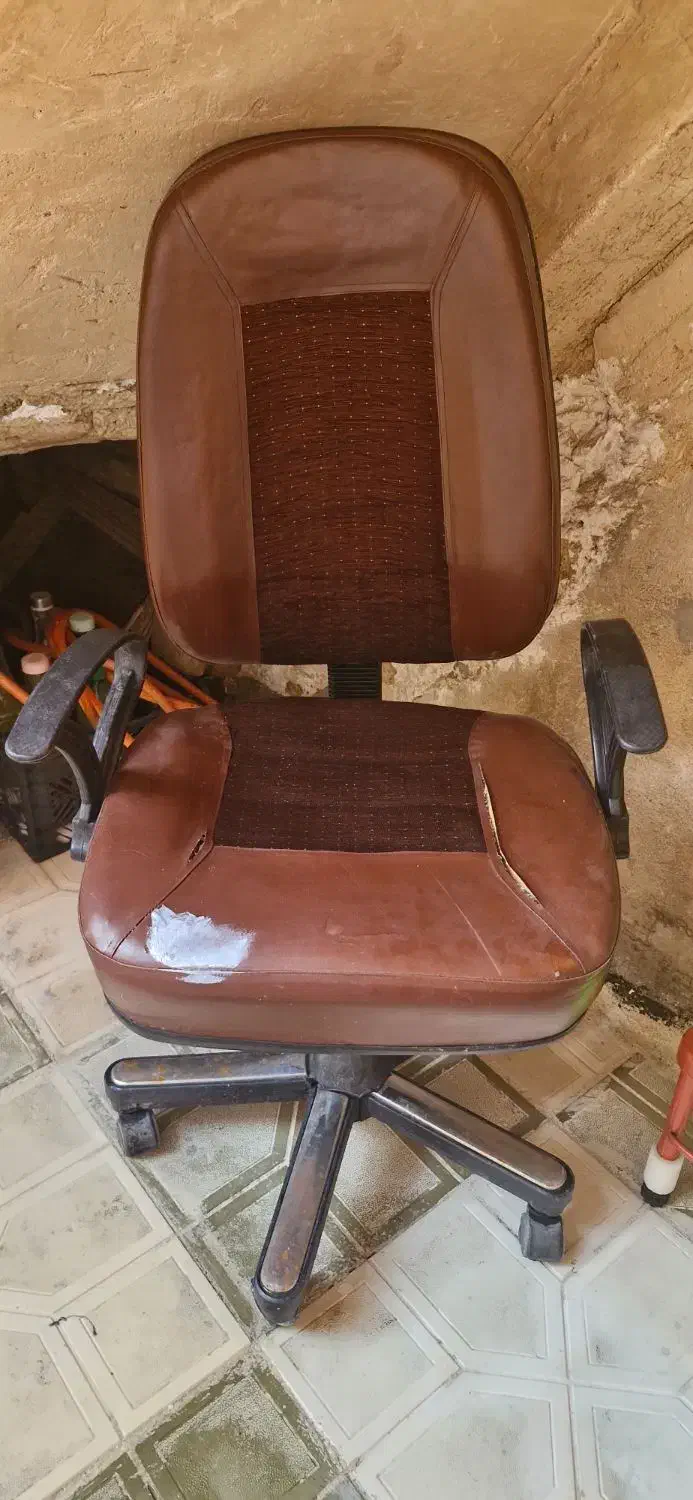 صندلی تمام چرم و راحت|صندلی و نیمکت|سنندج, |دیوار