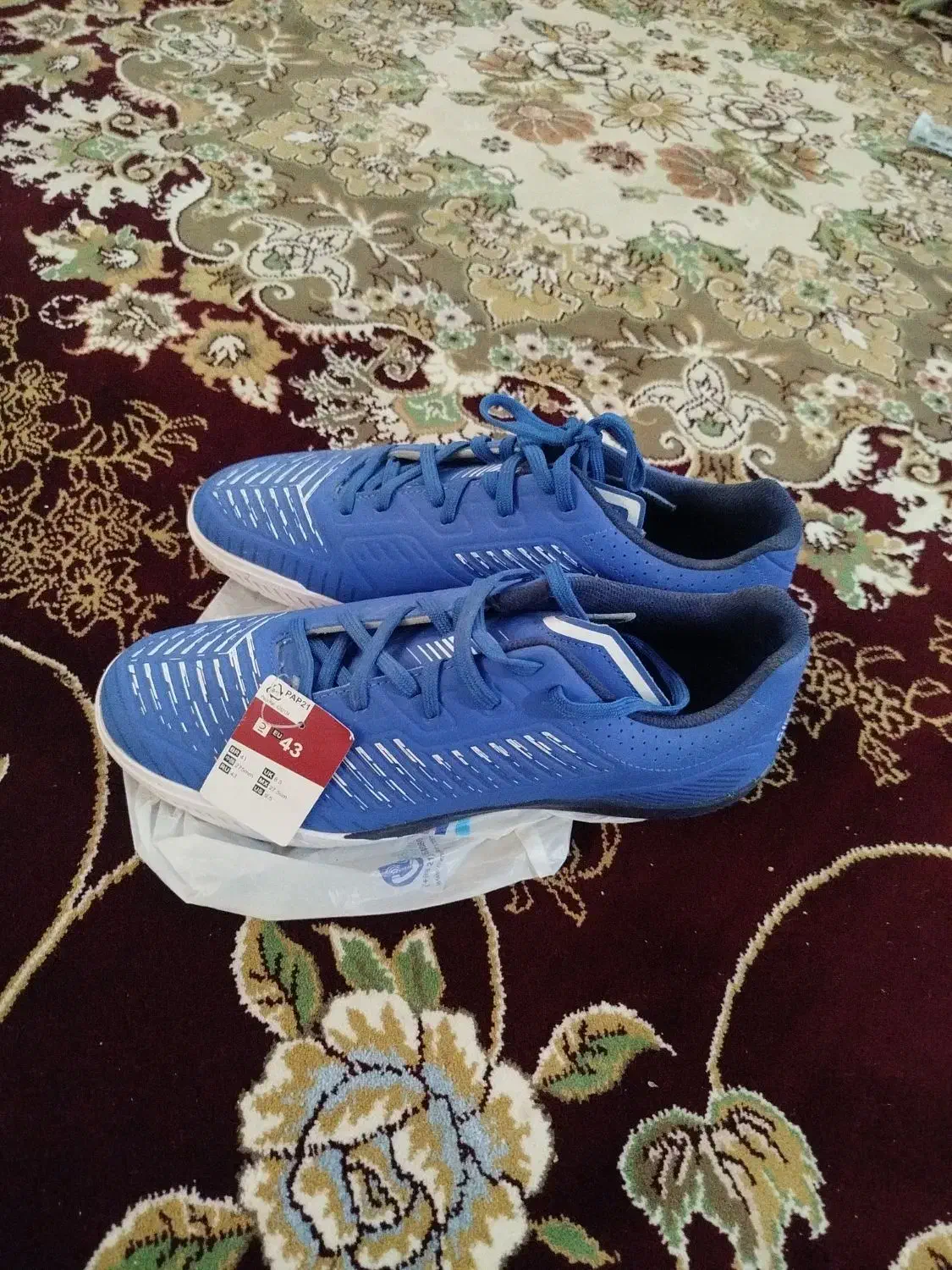 کتونی سالن|کیف، کفش، کمربند|قم, شهدا|دیوار