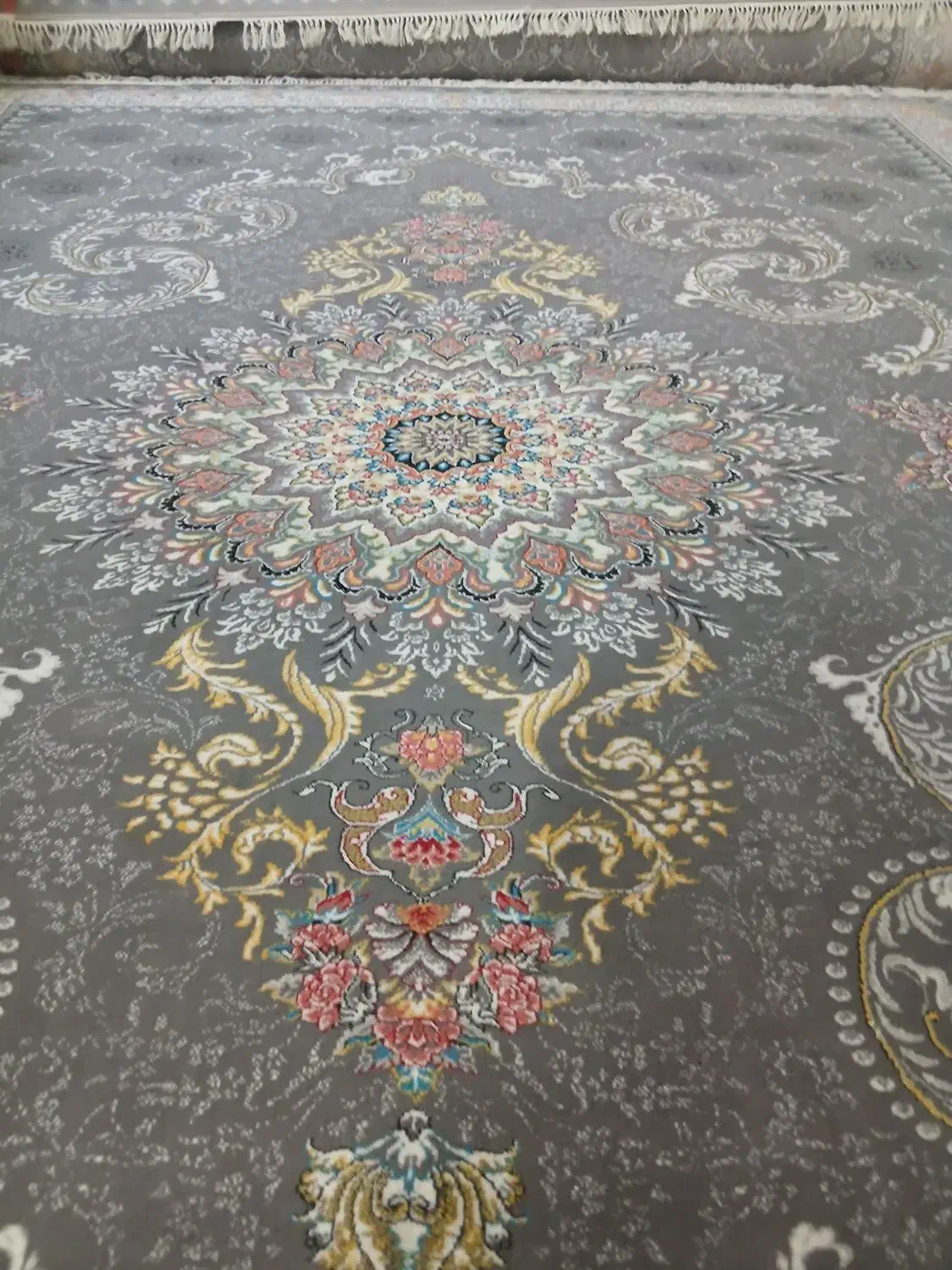 فرش ۱۲متری جفت زمینه طوسی سنگین وزن نخ|فرش|بجنورد, |دیوار