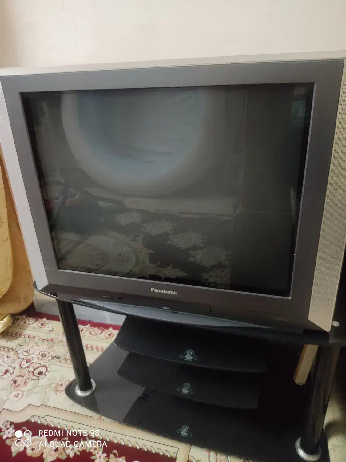 تلویزیون پاناسونیک بهمراه میزتلویزیون بعنوان هدیه|تلویزیون و پروژکتور|بندر امام خمینی, |دیوار