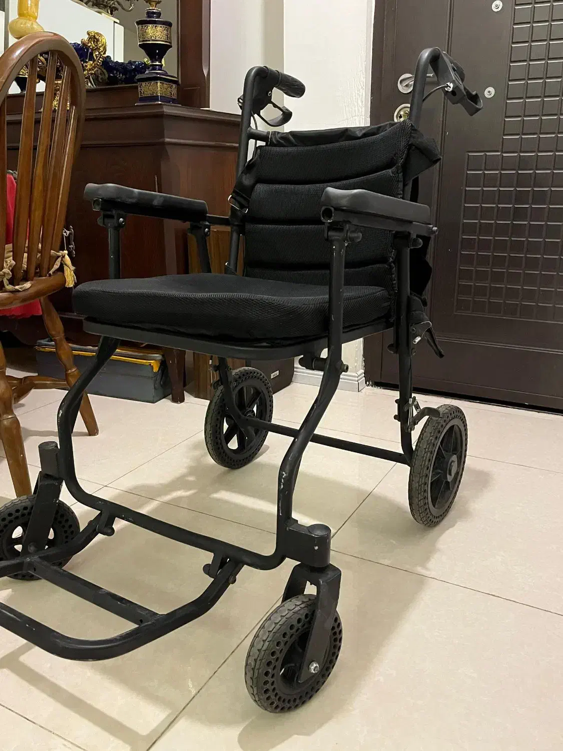 ویلچر کاملا نو با نشیمن راحت|آرایشی، بهداشتی، درمانی|مشهد, الهیه|دیوار