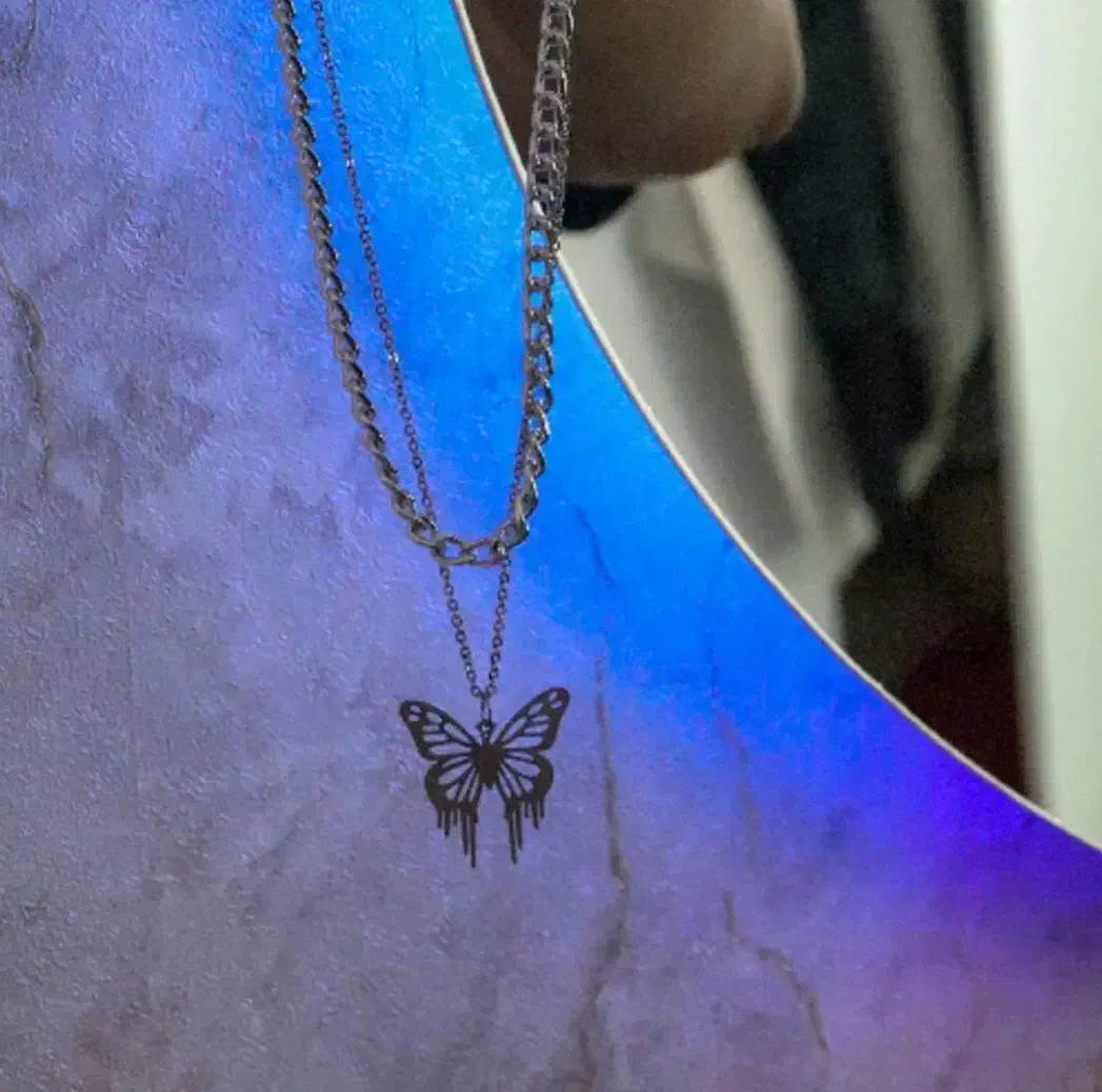 گردنبند دولاین پروانه|بدلیجات|کاشان, عربها|دیوار