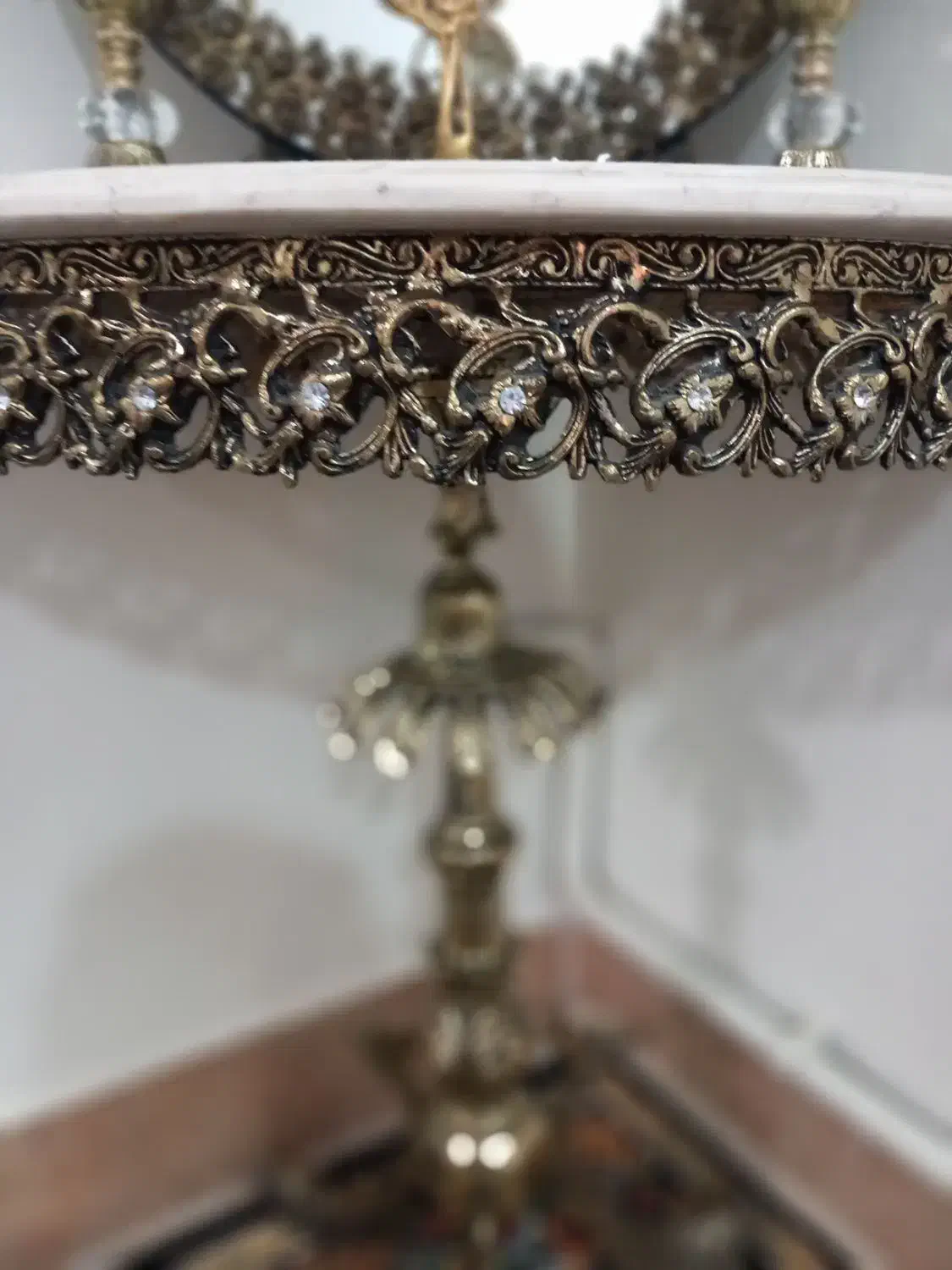 آینه و شمعدان|آینه|قدس, شهر‌قدس|دیوار