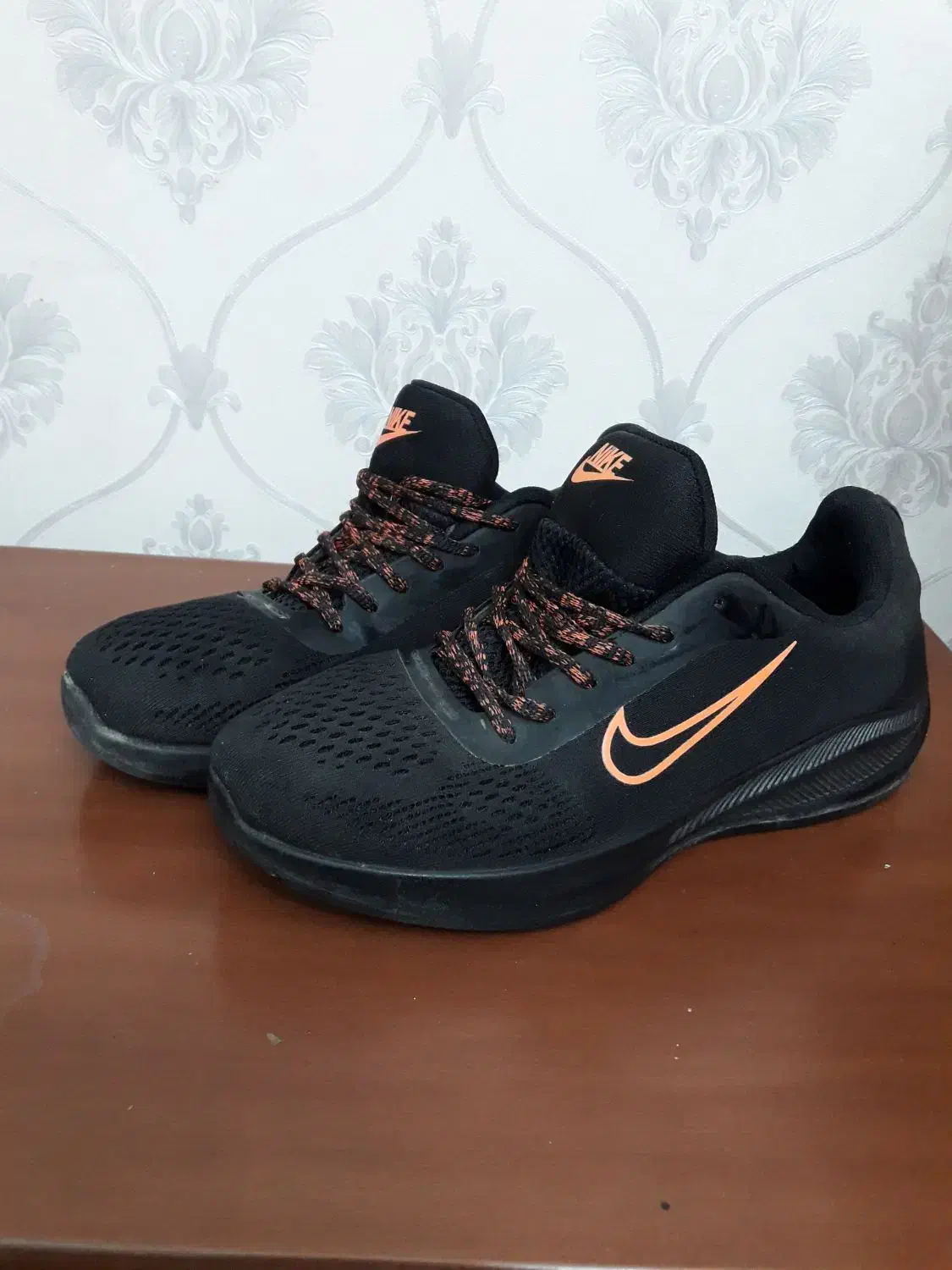 کتونی|کیف، کفش، کمربند|کرج, مصباح|دیوار