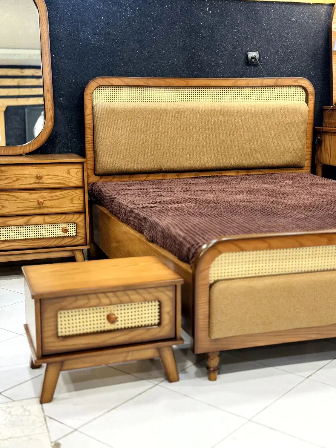 سرویس خواب حصیری/بابو|تخت و سرویس خواب|مشهد, سیلو|دیوار