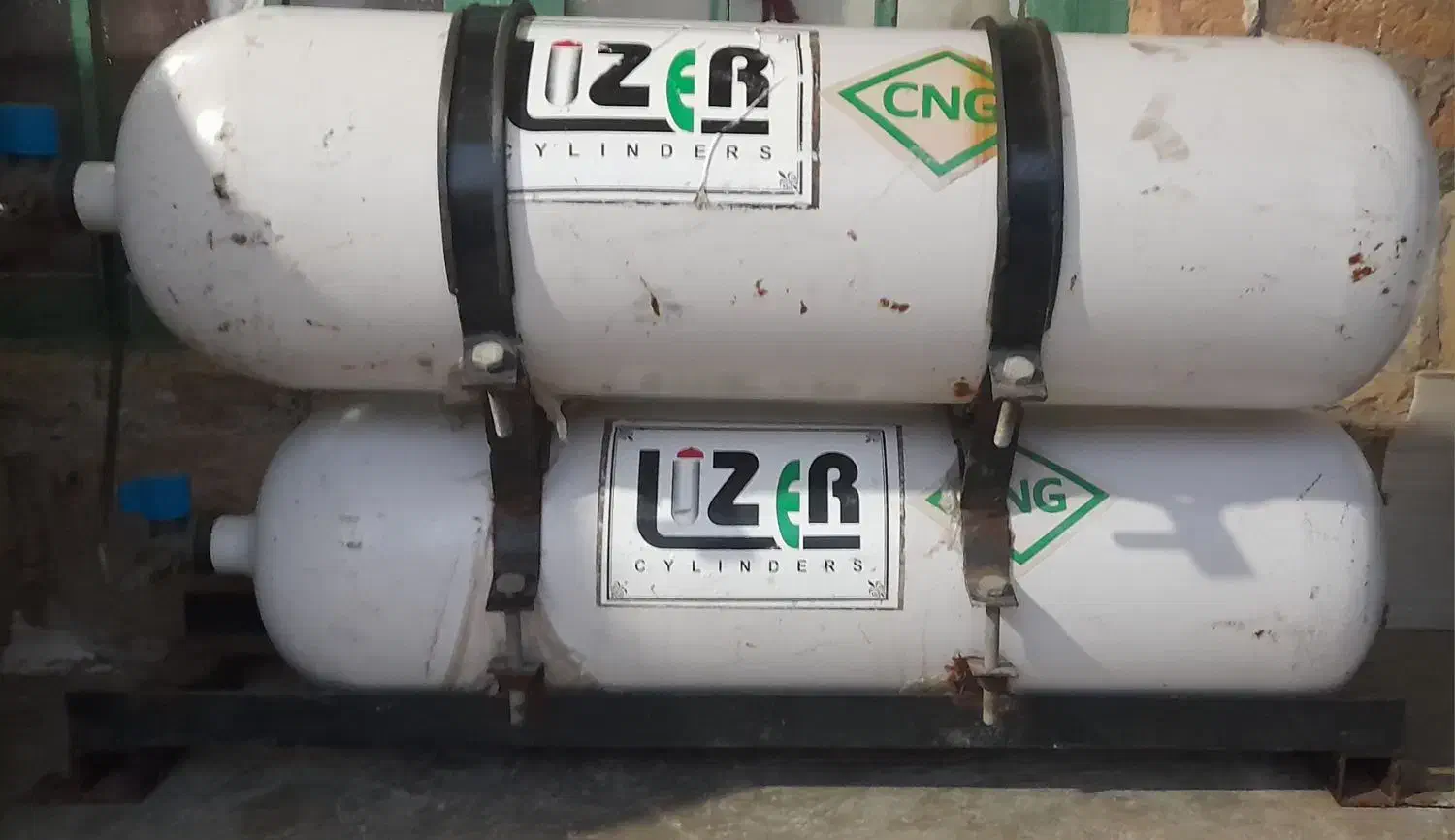 کپسول سی ان جی پراید و لاستیک پراید|قطعات یدکی و لوازم جانبی|پلدختر, |دیوار