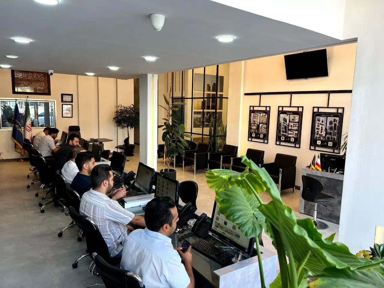 جذب مشاور املاک در مجموعه بهروز و حرفهای|استخدام بازاریابی و فروش|مشهد, امام رضا (ع)|دیوار