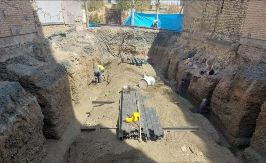 تخریب خاکبرداری سیمانکاری دیوارچین حفر چاله ها و..|خدمات پیشه و مهارت|قم, بلوار امین و ساحلی|دیوار