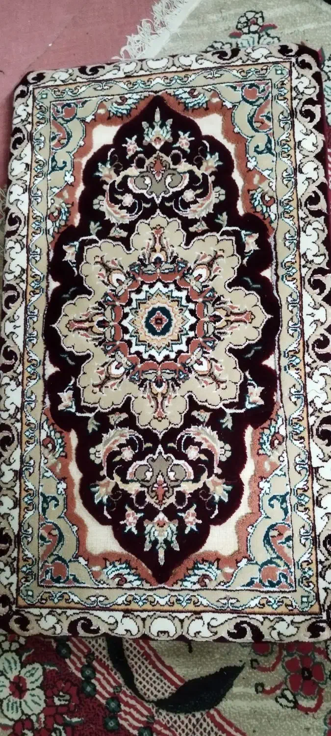 پشتی|پشتی|قم, انصار‌الحسین|دیوار