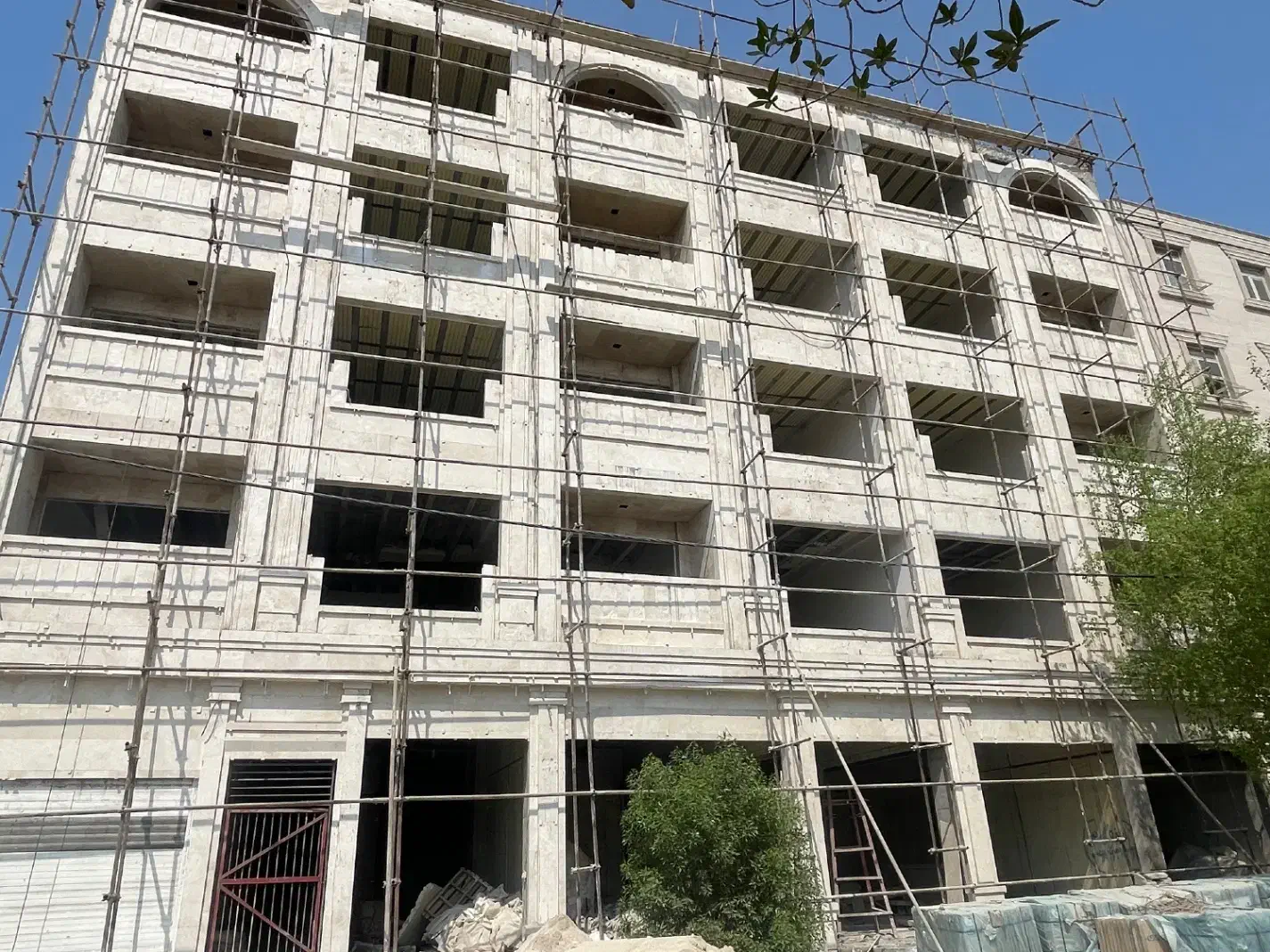 واحد اداری بر خیابان دارایی روبروی دادگاه|فروش آپارتمان|بندر کنگان, |دیوار