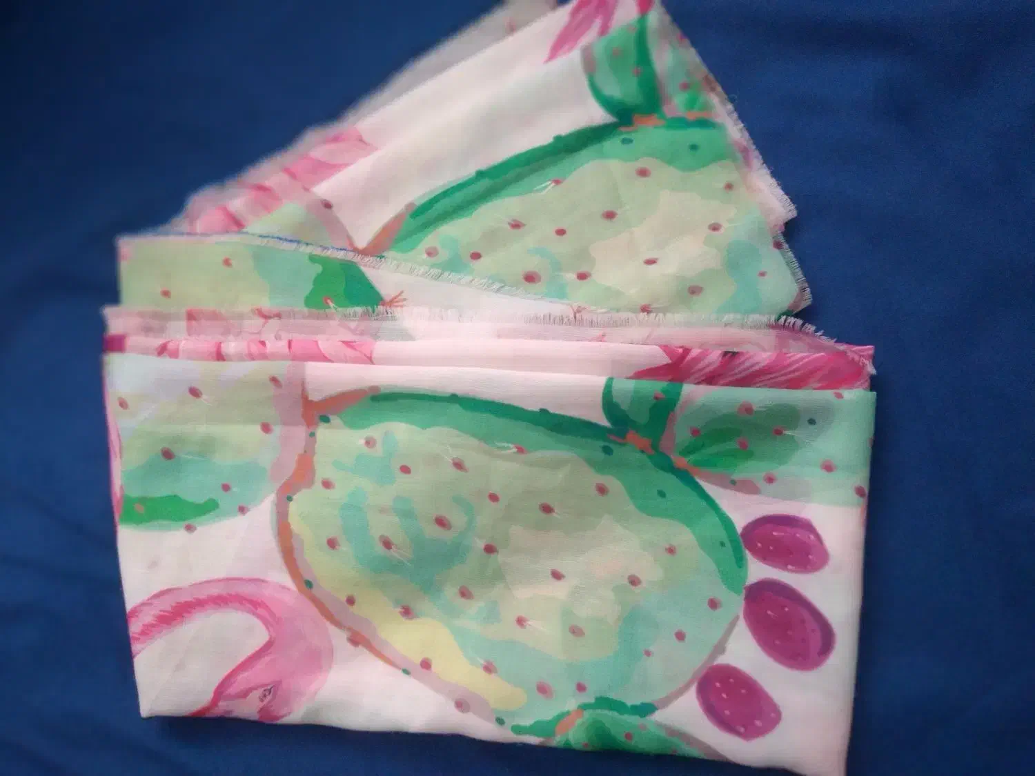 روسری|لباس|اهر, |دیوار