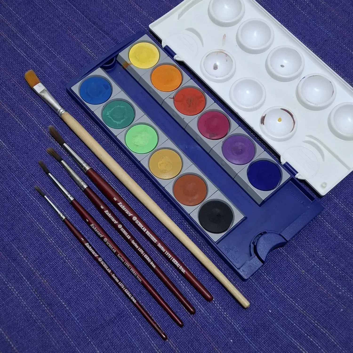 آبرنگ ۱۲ تایی با چند قلم مو|لوازم التحریر|رشت, حسین آباد|دیوار