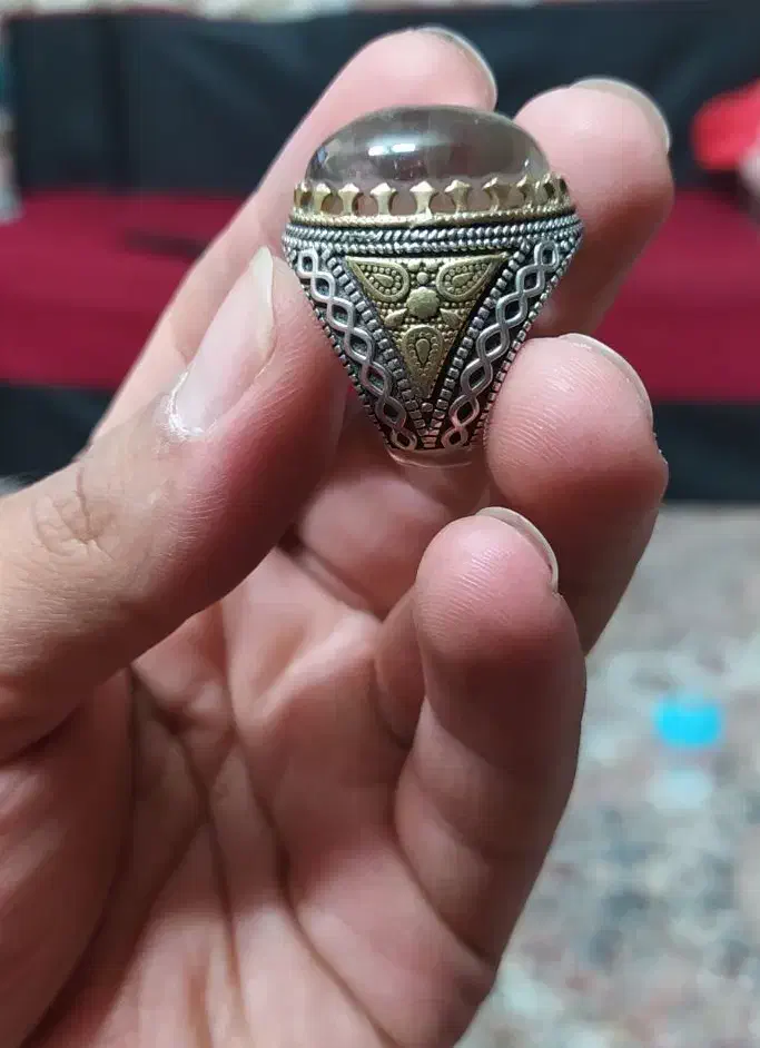 در نجف نقره|جواهرات|کاشان, باغچه فیض|دیوار