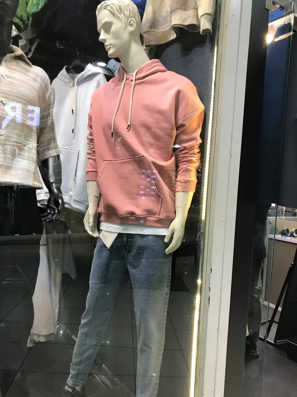 مانکن مردانه|فروشگاه و مغازه|مشهد, سپاد|دیوار