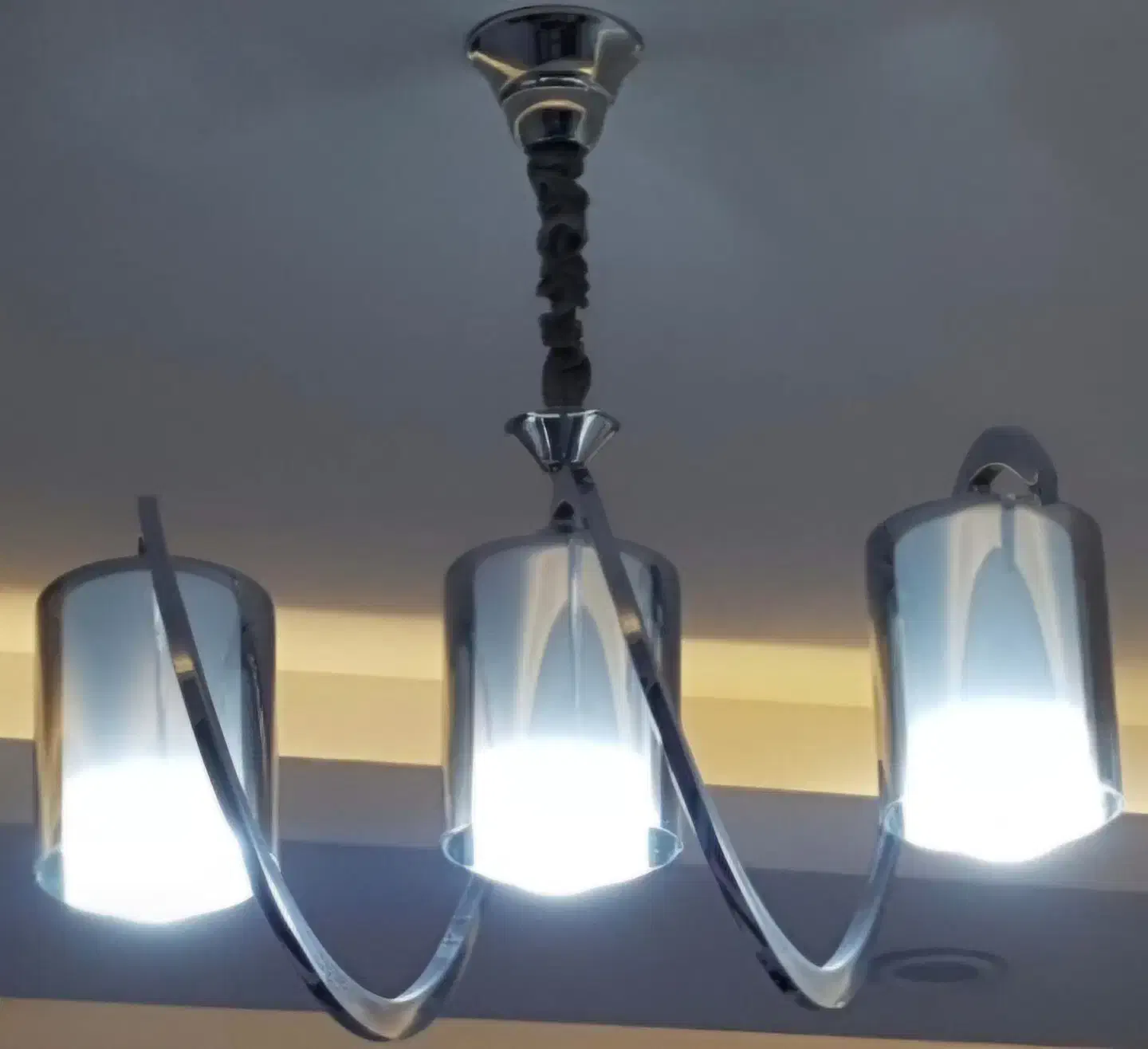 لوستر سه شعله مدل فنری استیل|لوستر و چراغ آویز|تهران, هفده شهریور|دیوار