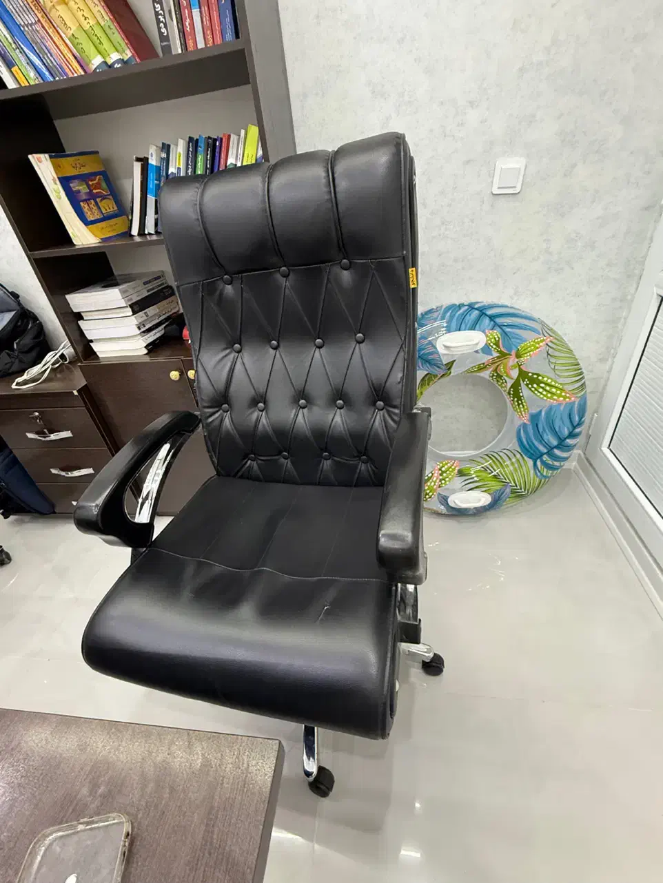 صندلی مدیریتی دو اهرمه|صندلی و نیمکت|بندر کنگان, |دیوار