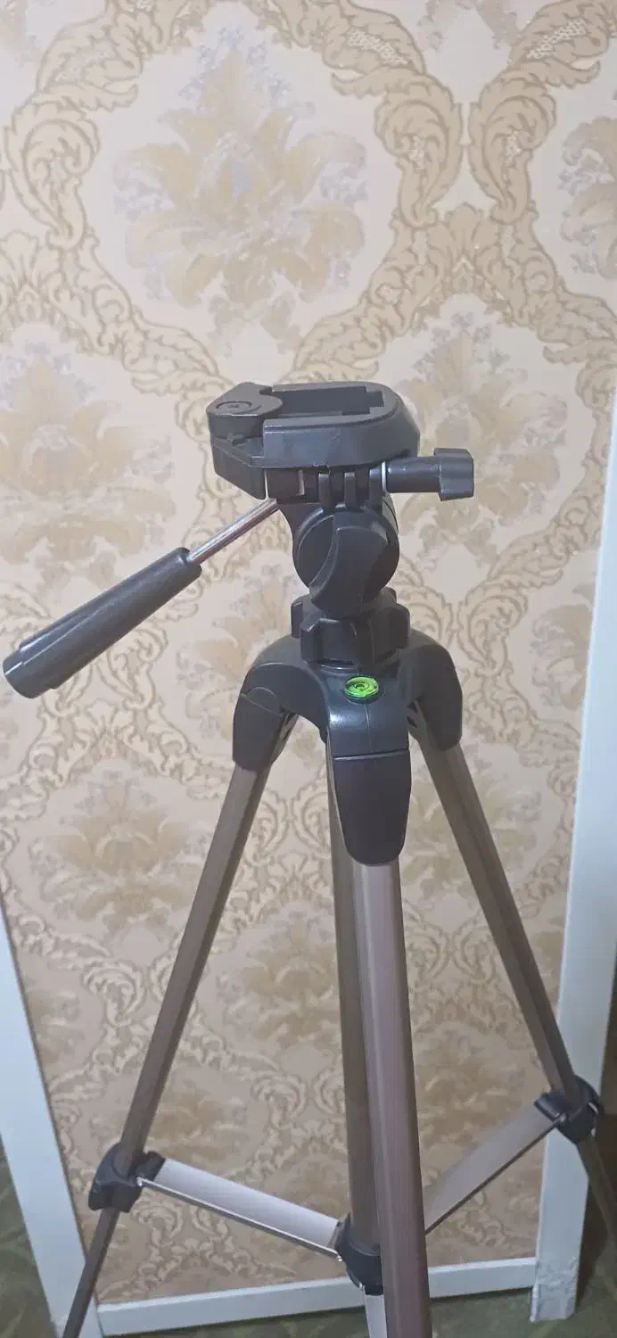 سه پایه دوربین|دوربین عکاسی و فیلم‌برداری|سمنان, |دیوار