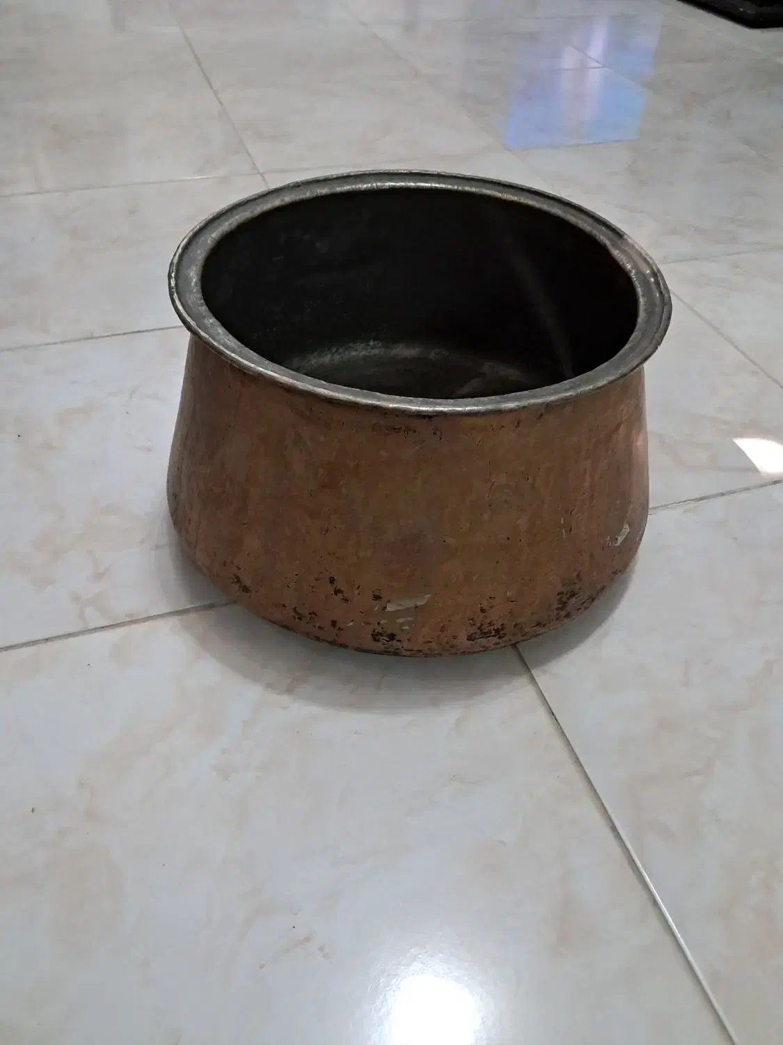 دیگ مسی قدیمی انتیک|کلکسیون اشیاء عتیقه|بندر انزلی, چهارفریضه|دیوار