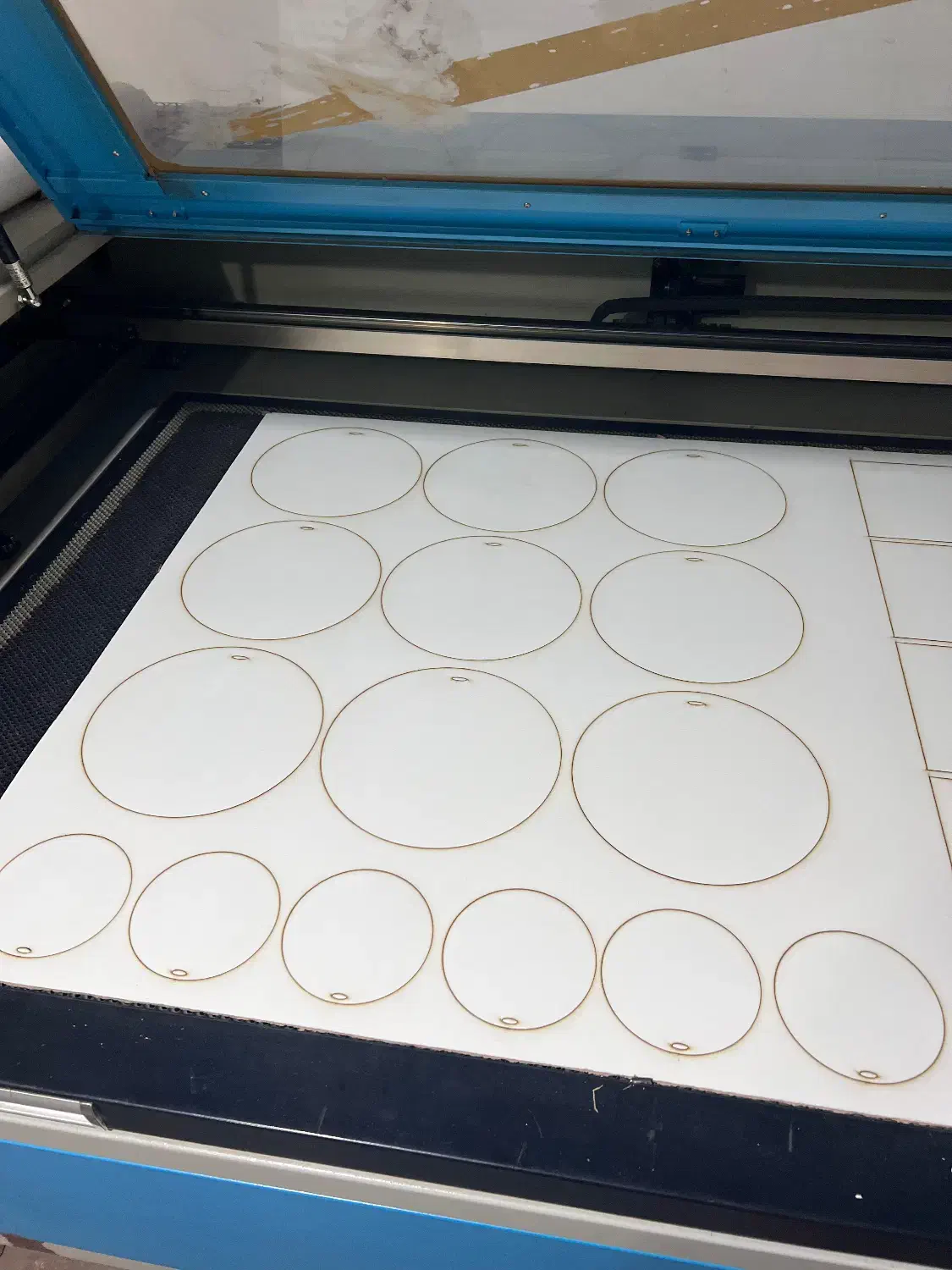 صفحه زیر کیکی|خدمات پیشه و مهارت|رشت, حمیدیان|دیوار