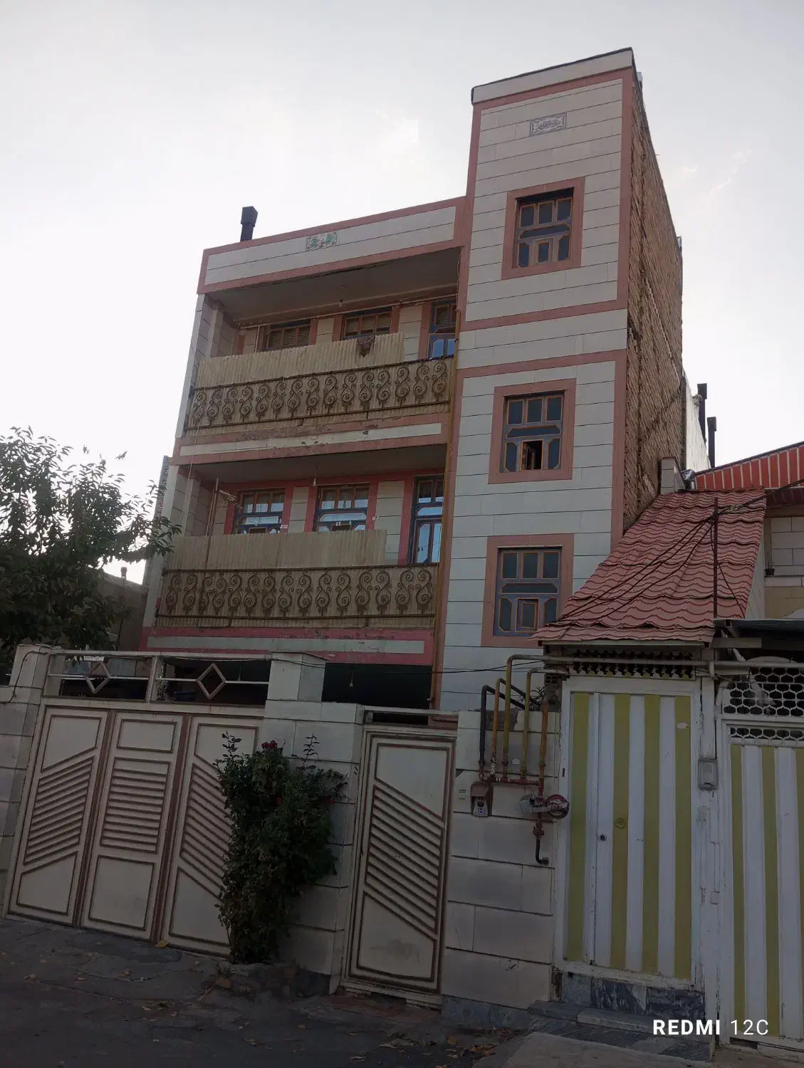 آپارتمان ۳ طبقه|فروش آپارتمان|الشتر, |دیوار