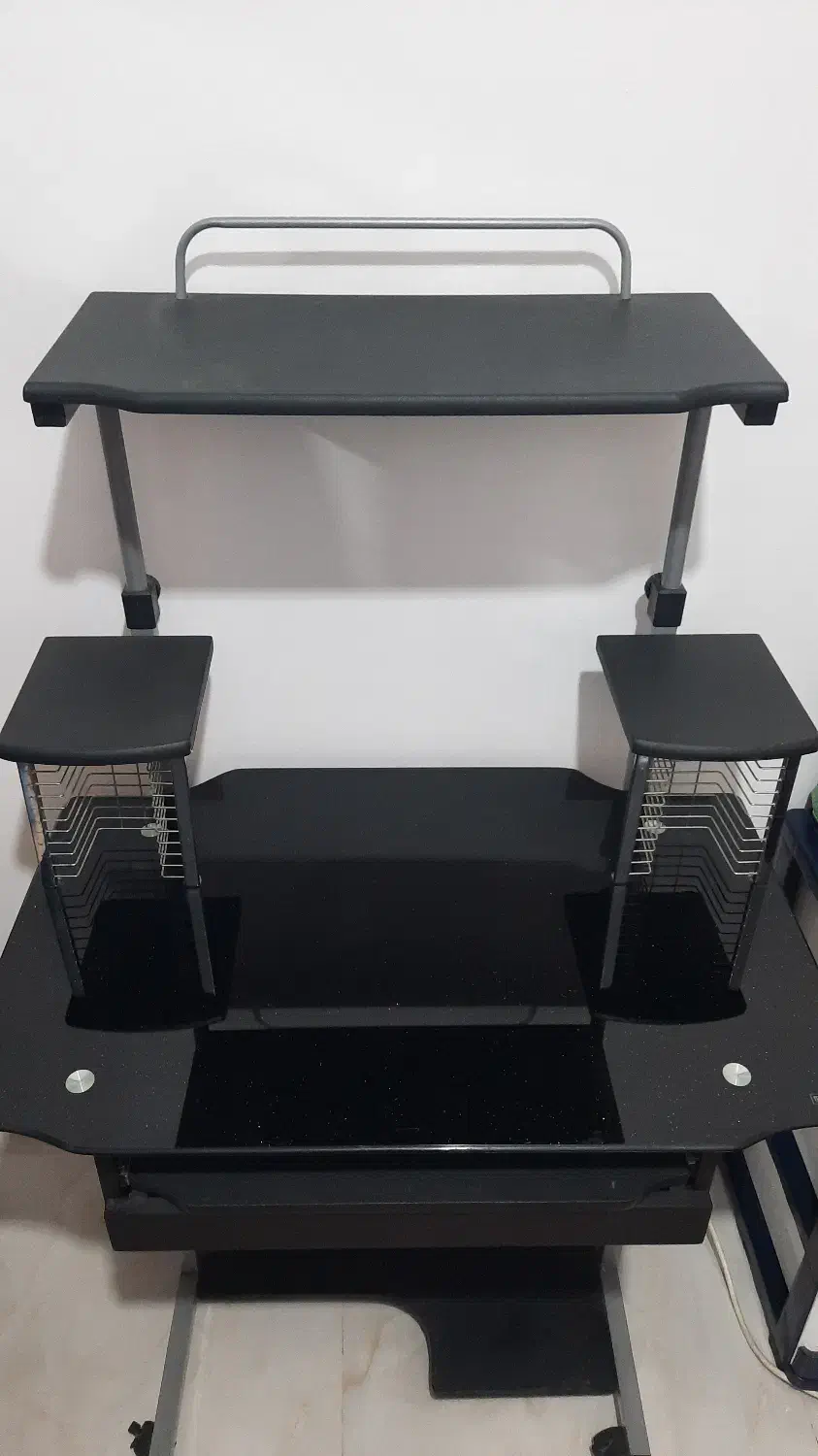 میز کامپیوتر|میز تحریر و کامپیوتر|رشت, توشیبا|دیوار