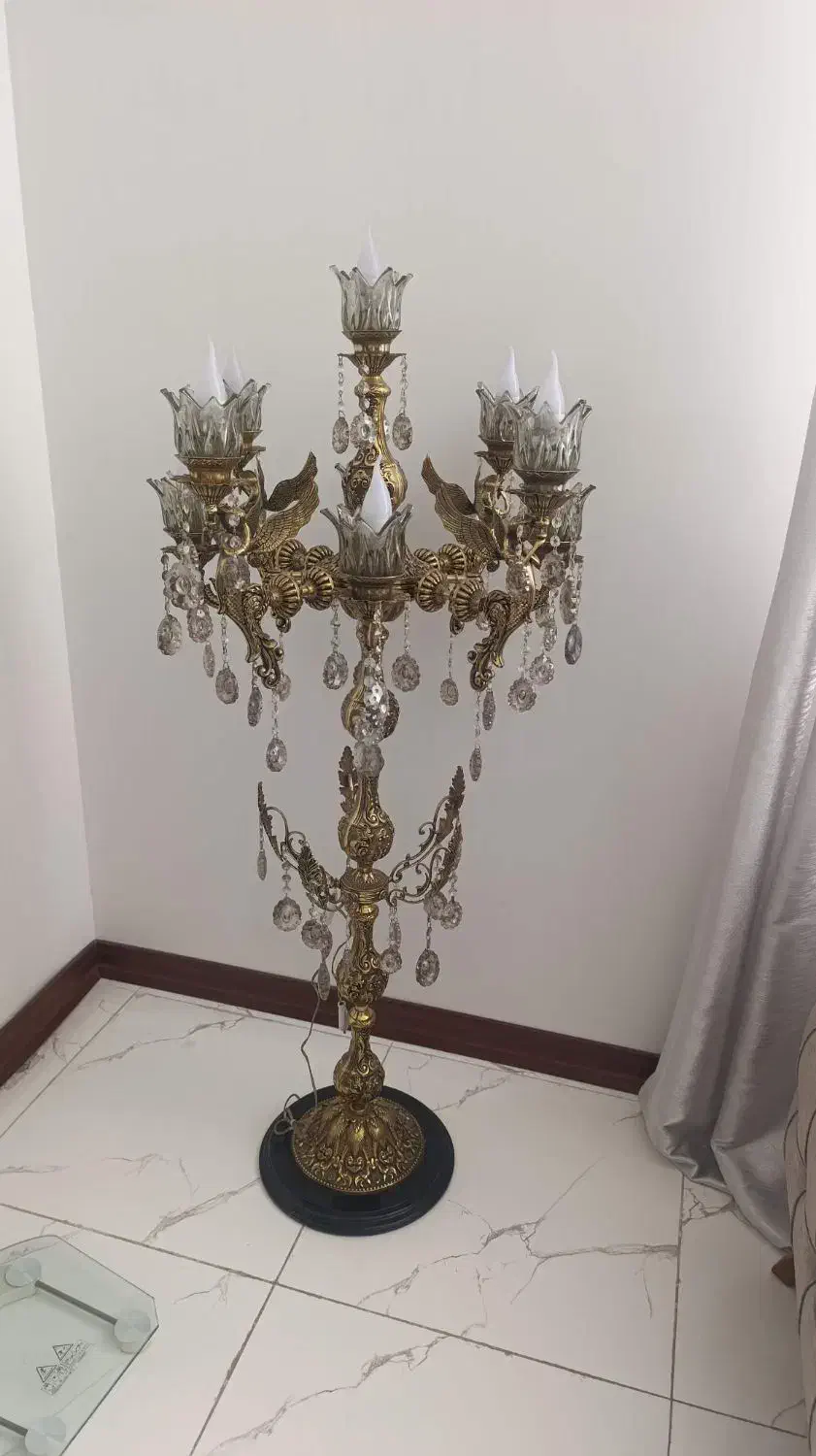 لوستر|لوستر و چراغ آویز|گلستان (تهران), |دیوار