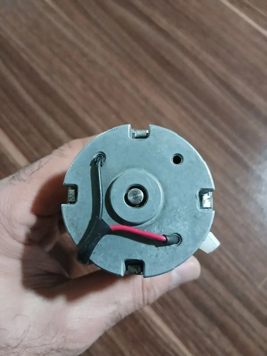 موتور آرمیچر ۱۹ ولت توشیبا|ماشین‌آلات صنعتی|بروجن, |دیوار