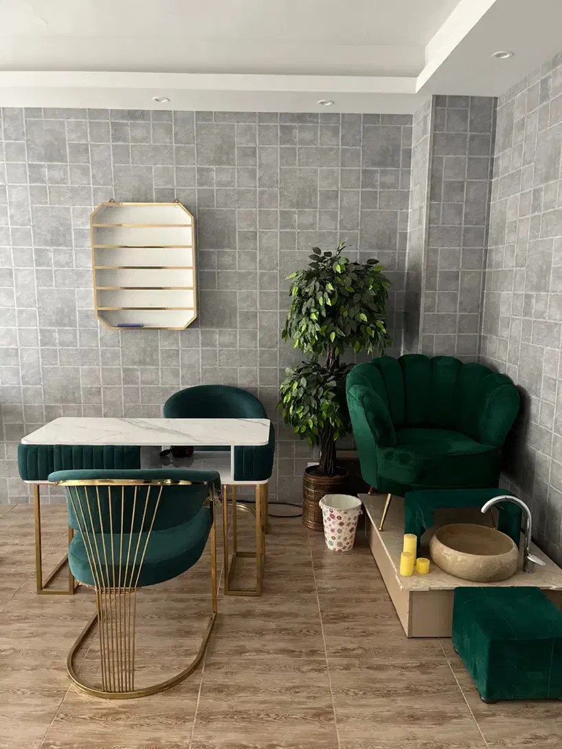 اجاره میز ناخن|آرایشگاه و سالنهای زیبایی|اردبیل, |دیوار