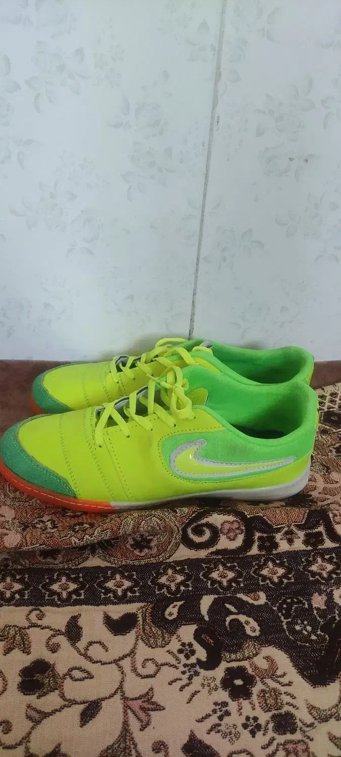 جفت کفش فوتبالی نو نو نو|کیف، کفش، کمربند|خرمآباد, |دیوار